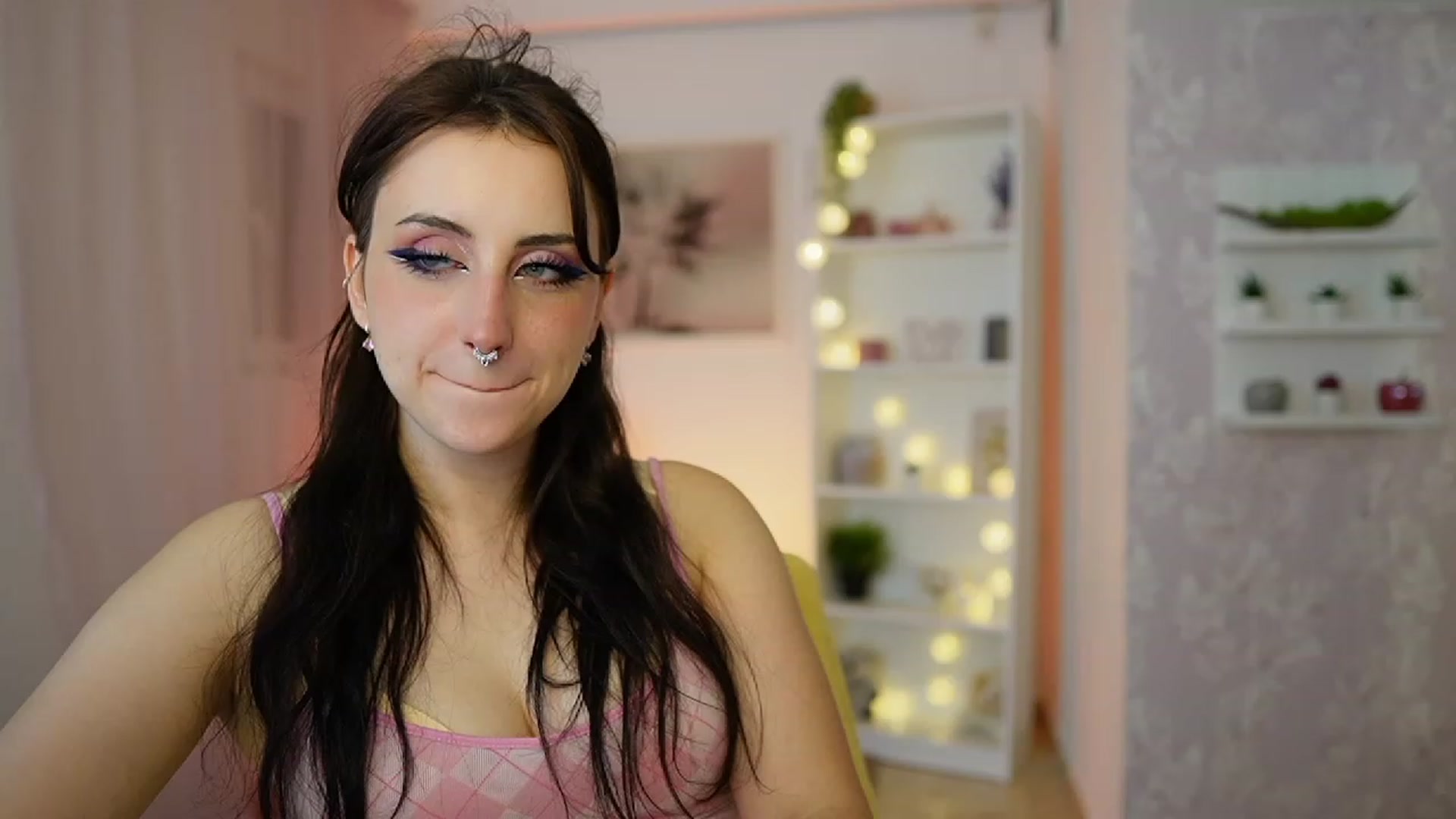 Gallery image thumbnail from Cherry_Acid18's myfreecams stream on, 09/20/2023, 20:22 image 20 of 20