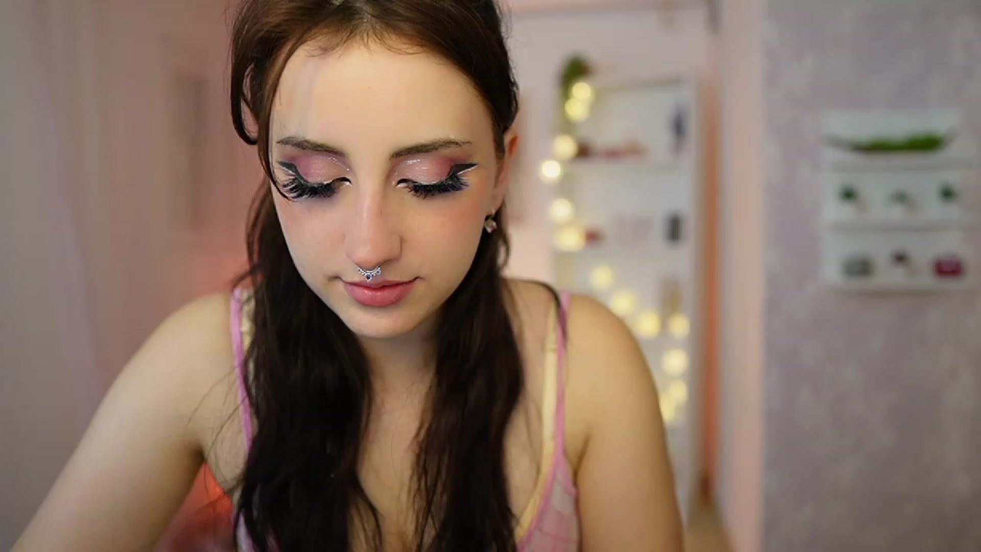 Gallery image thumbnail from Cherry_Acid18's myfreecams stream on, 09/20/2023, 20:22 image 2 of 20