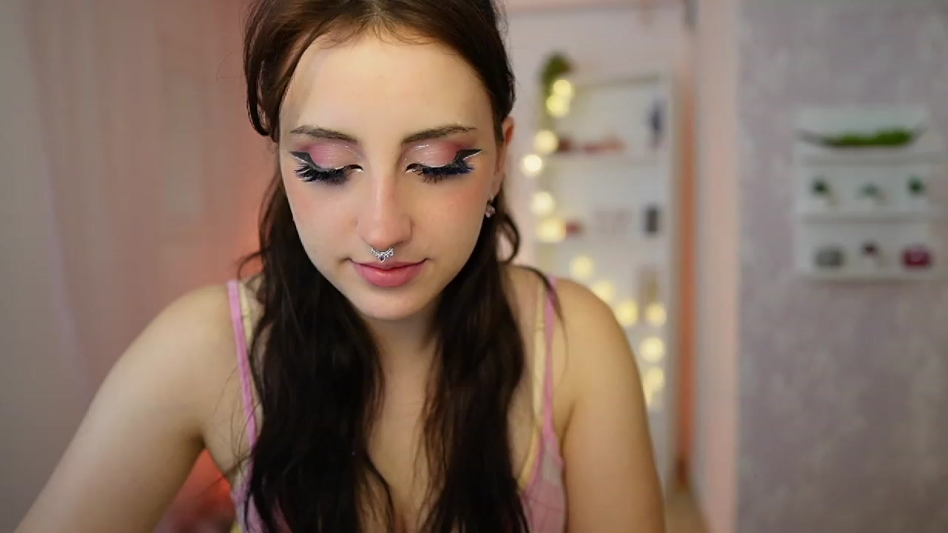 Gallery image thumbnail from Cherry_Acid18's myfreecams stream on, 09/20/2023, 20:22 image 1 of 20