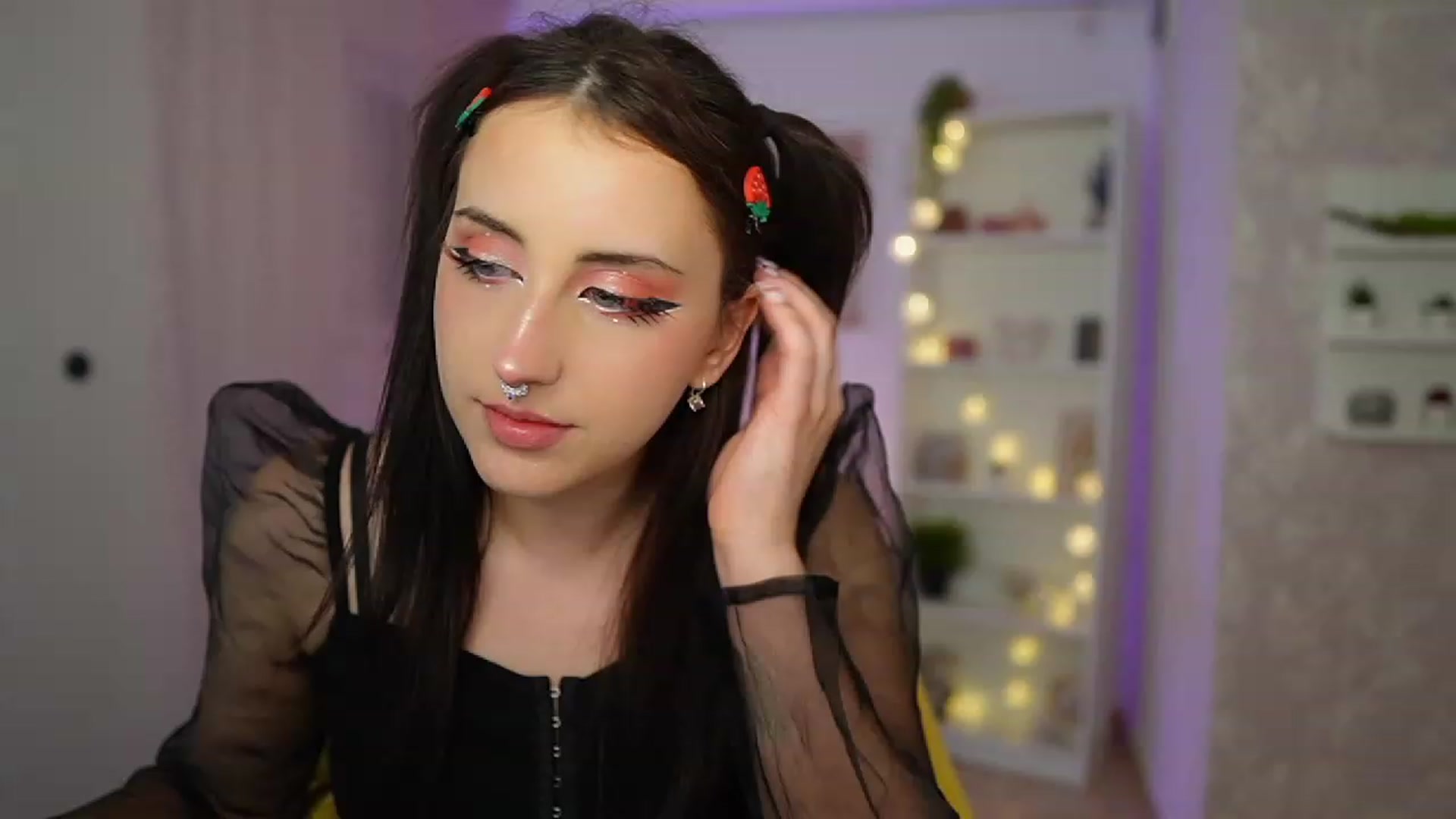 Gallery image thumbnail from Cherry_Acid18's myfreecams stream on, 09/22/2023, 19:11 image 11 of 20