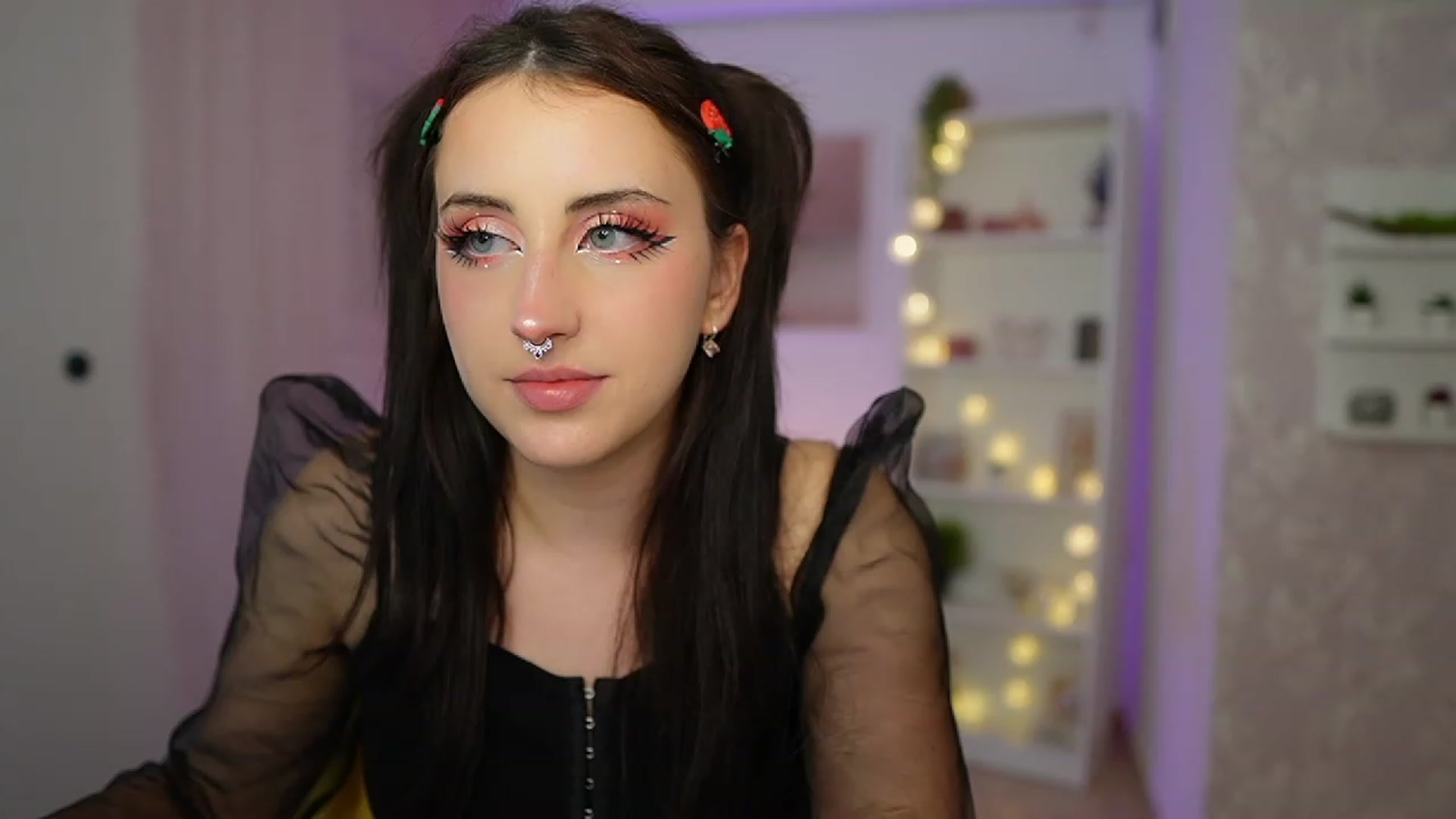 Gallery image thumbnail from Cherry_Acid18's myfreecams stream on, 09/22/2023, 19:11 image 13 of 20