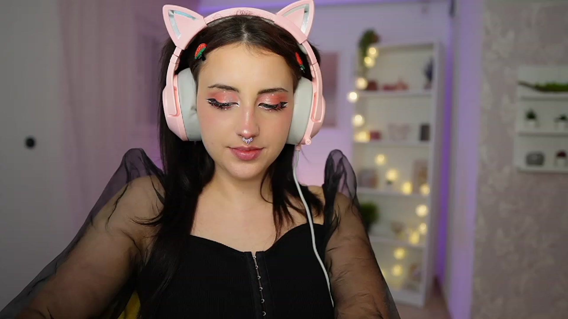 Gallery image thumbnail from Cherry_Acid18's myfreecams stream on, 09/22/2023, 19:57 image 11 of 20