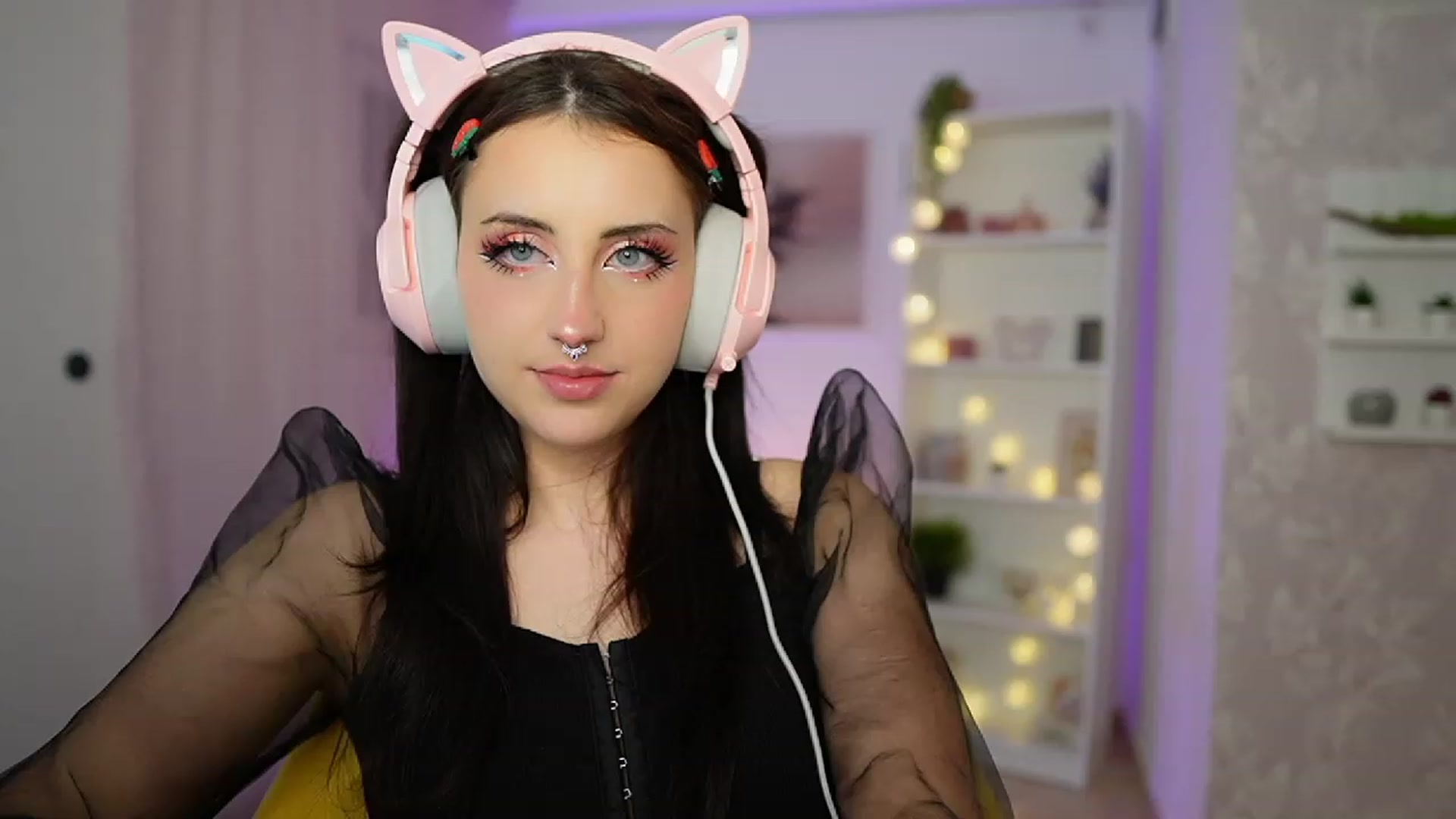 Gallery image thumbnail from Cherry_Acid18's myfreecams stream on, 09/22/2023, 19:57 image 18 of 20