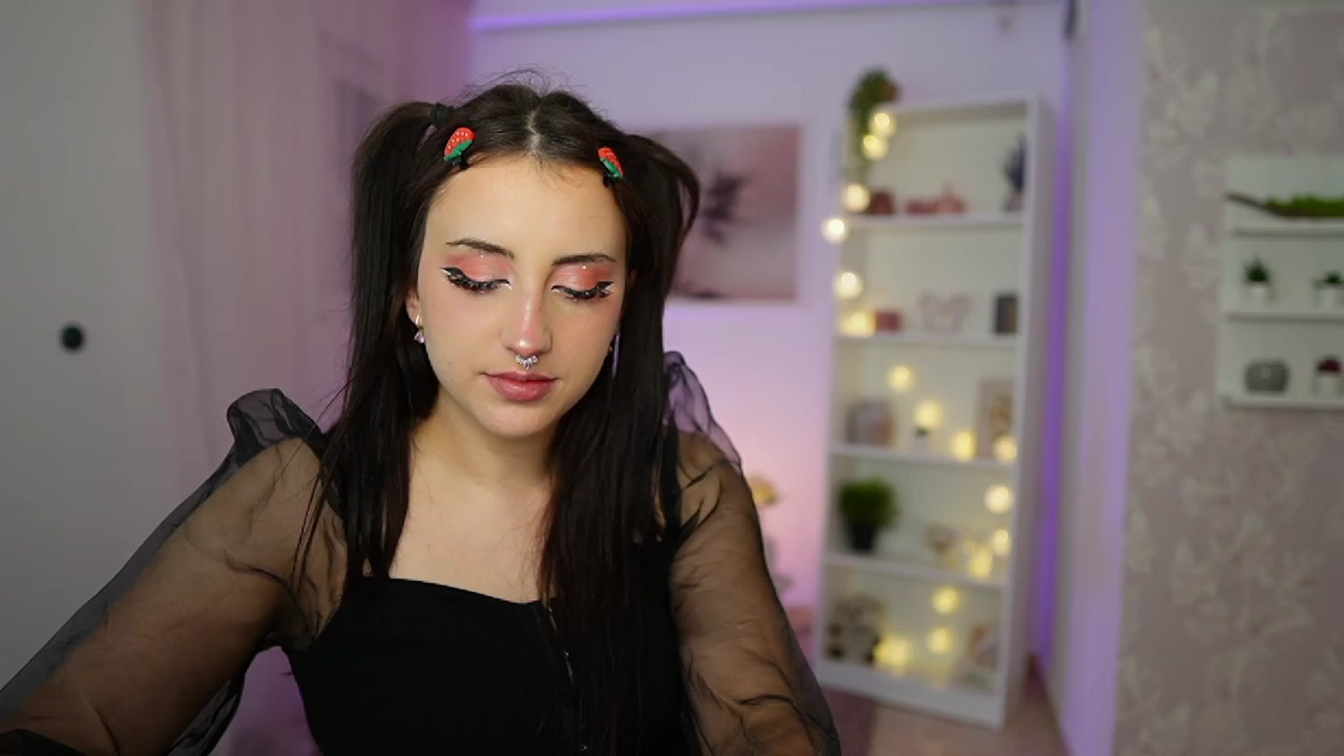 Gallery image thumbnail from Cherry_Acid18's myfreecams stream on, 09/22/2023, 21:33 image 10 of 20