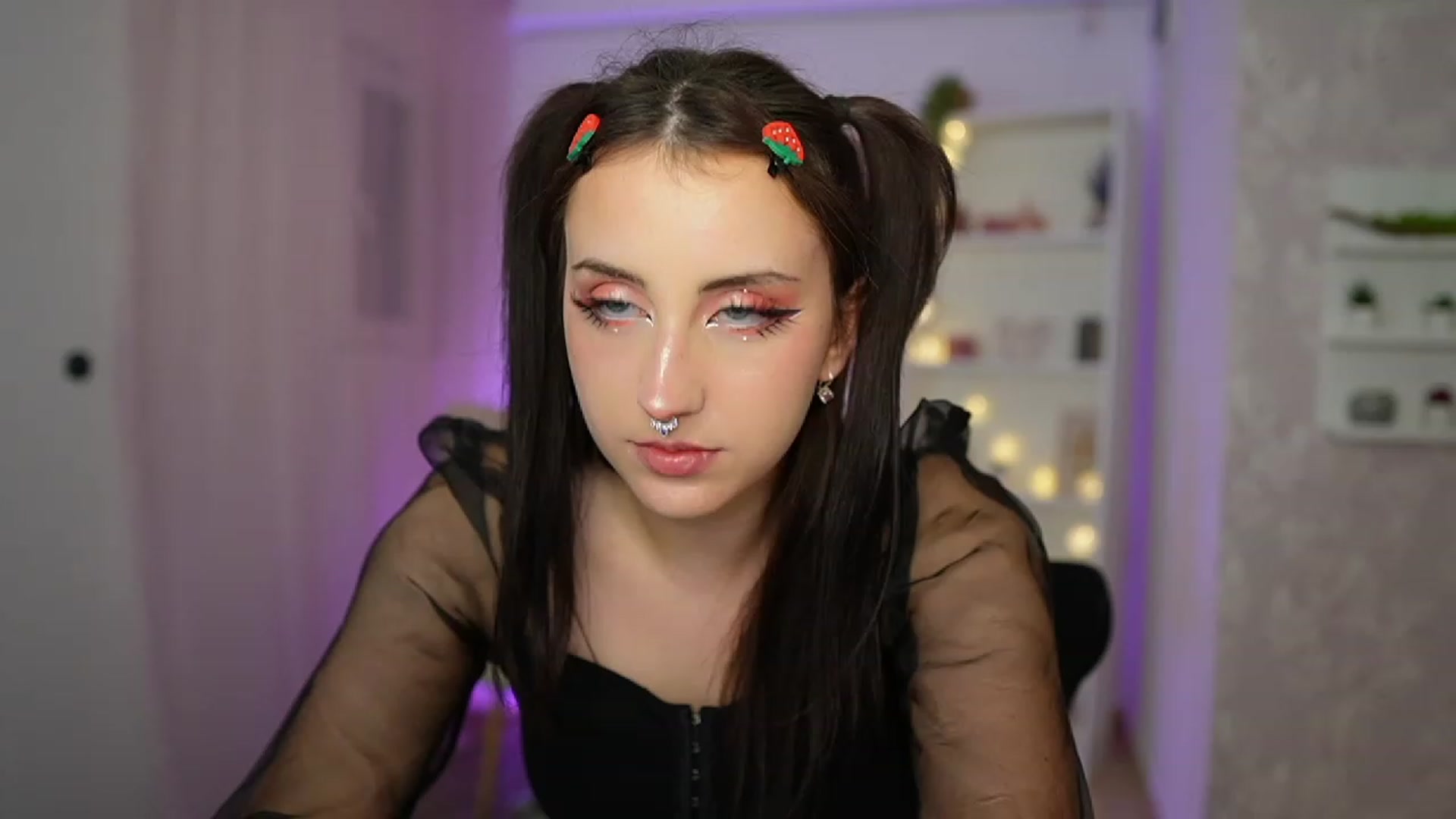 Gallery image thumbnail from Cherry_Acid18's myfreecams stream on, 09/22/2023, 21:33 image 4 of 20