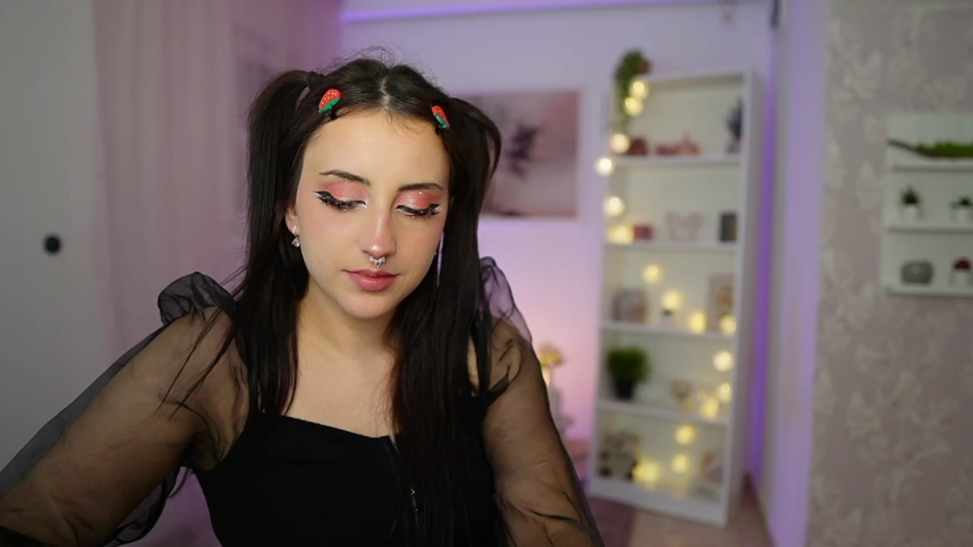 Gallery image thumbnail from Cherry_Acid18's myfreecams stream on, 09/22/2023, 21:33 image 6 of 20