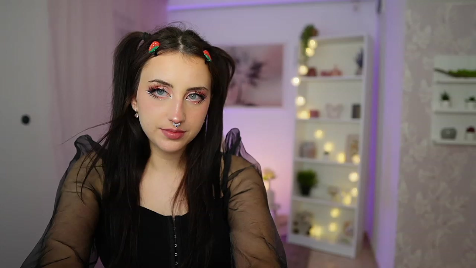 Gallery image thumbnail from Cherry_Acid18's myfreecams stream on, 09/22/2023, 21:33 image 14 of 20