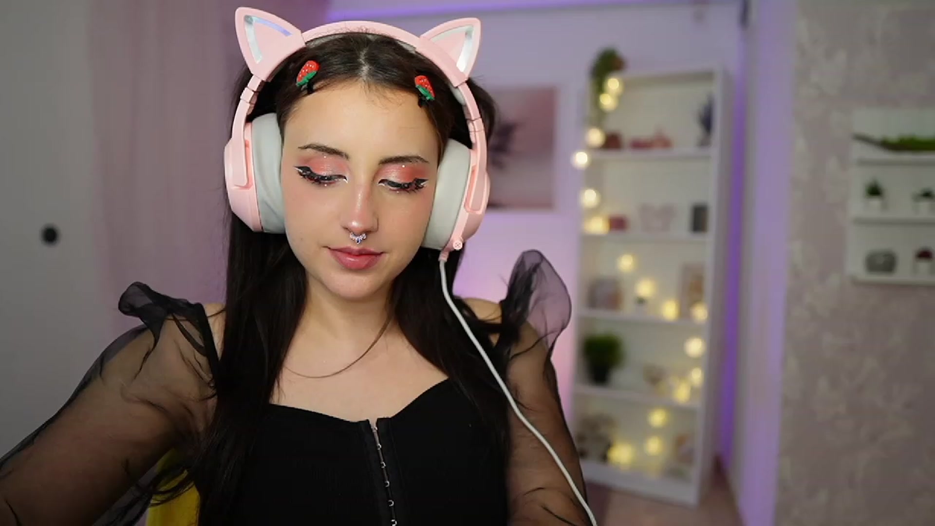Gallery image thumbnail from Cherry_Acid18's myfreecams stream on, 09/22/2023, 21:33 image 20 of 20