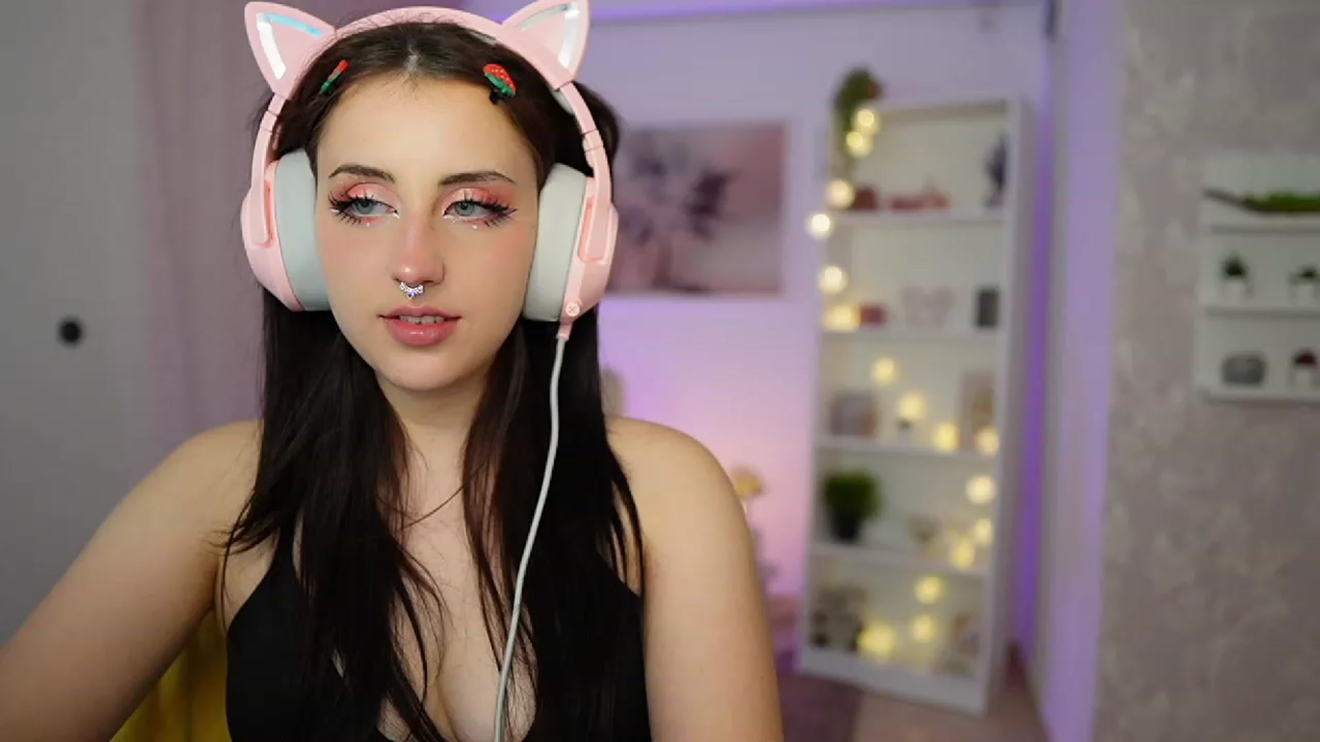 Gallery image thumbnail from Cherry_Acid18's myfreecams stream on, 09/22/2023, 22:57 image 1 of 20