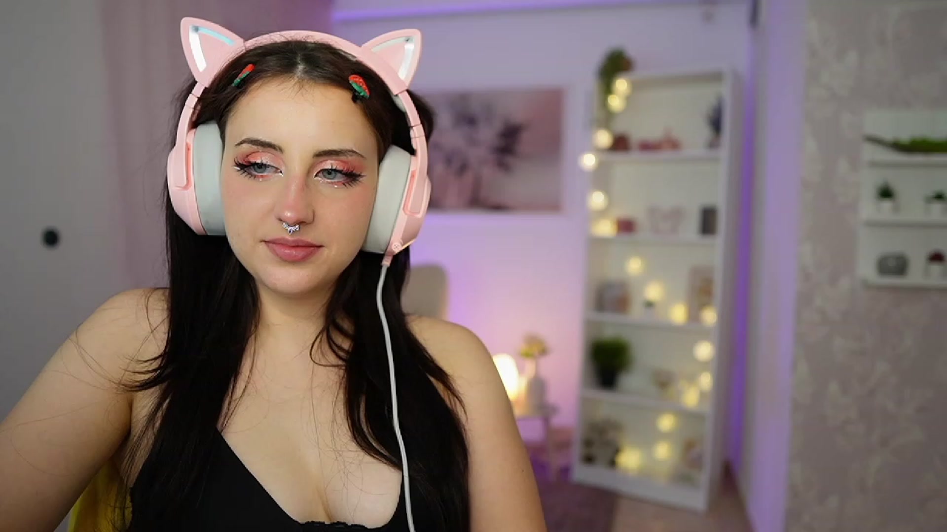 Gallery image thumbnail from Cherry_Acid18's myfreecams stream on, 09/22/2023, 23:22 image 2 of 20