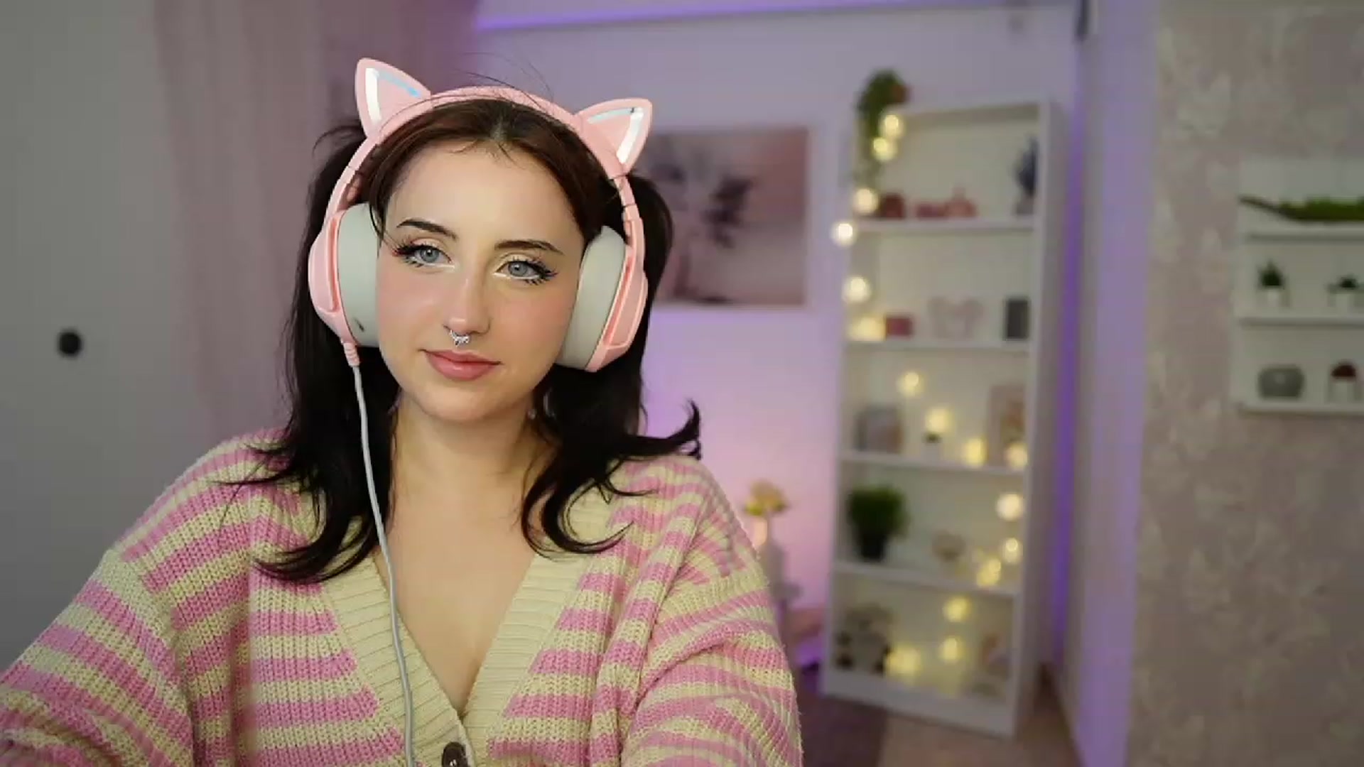 Gallery image thumbnail from Cherry_Acid18's myfreecams stream on, 09/23/2023, 22:21 image 2 of 20