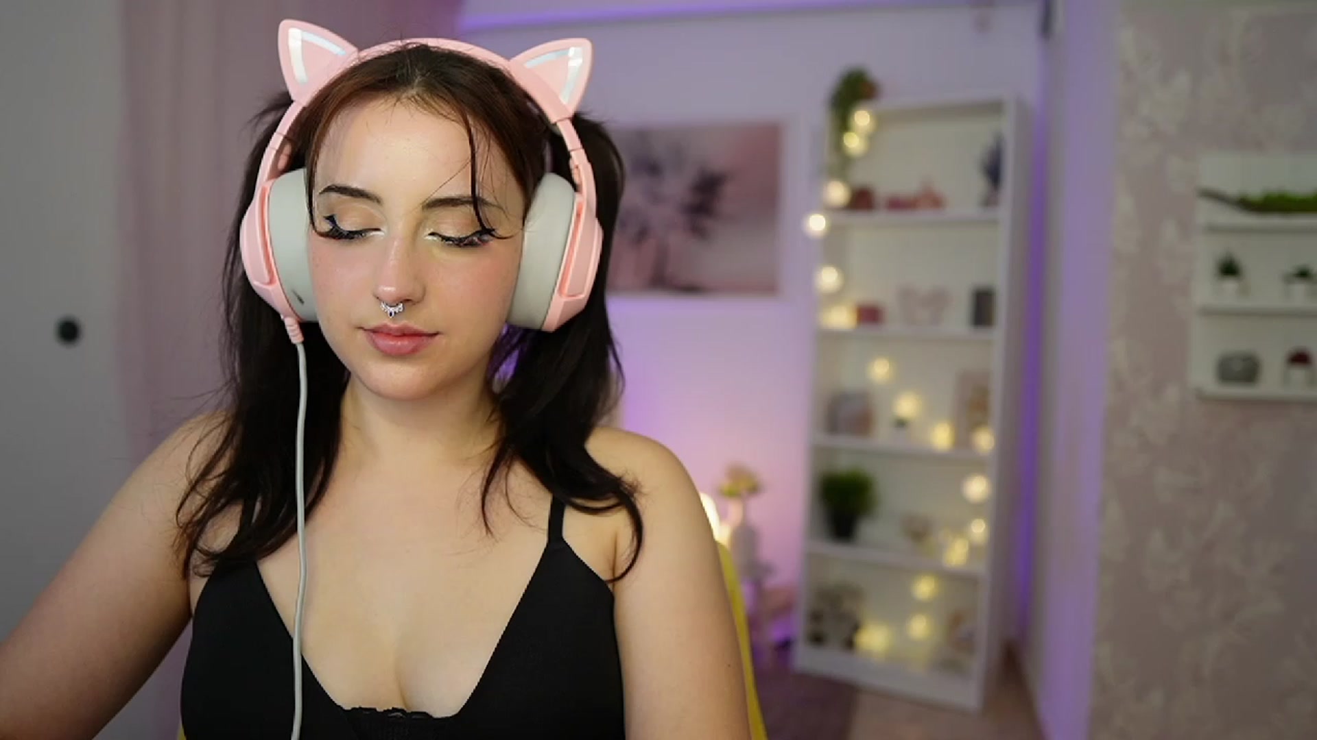 Gallery image thumbnail from Cherry_Acid18's myfreecams stream on, 09/23/2023, 22:46 image 20 of 20
