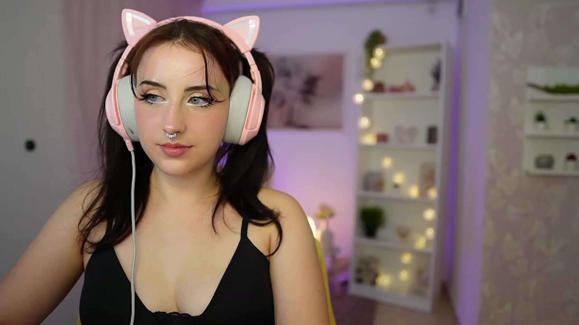 Gallery image thumbnail from Cherry_Acid18's myfreecams stream on, 09/23/2023, 22:46 image 19 of 20