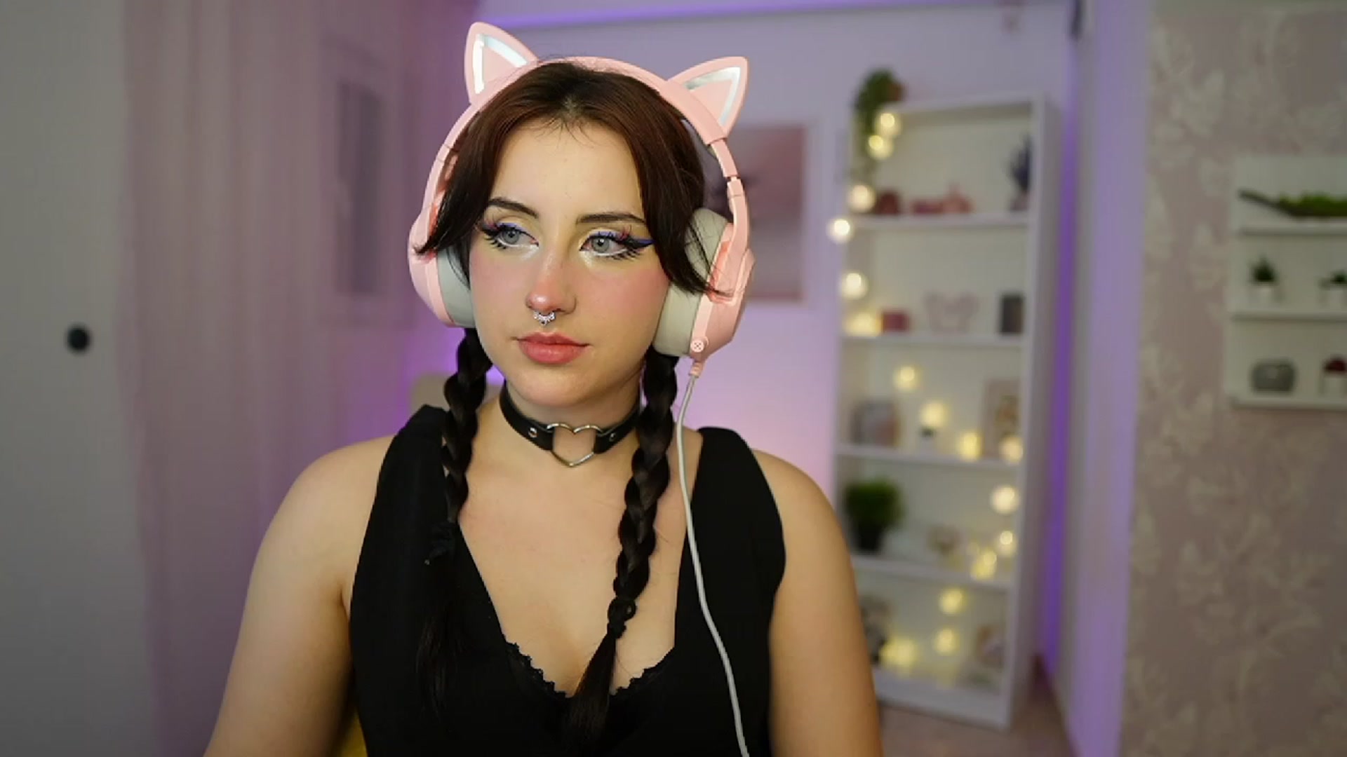 Gallery image thumbnail from Cherry_Acid18's myfreecams stream on, 09/24/2023, 19:32 image 5 of 20
