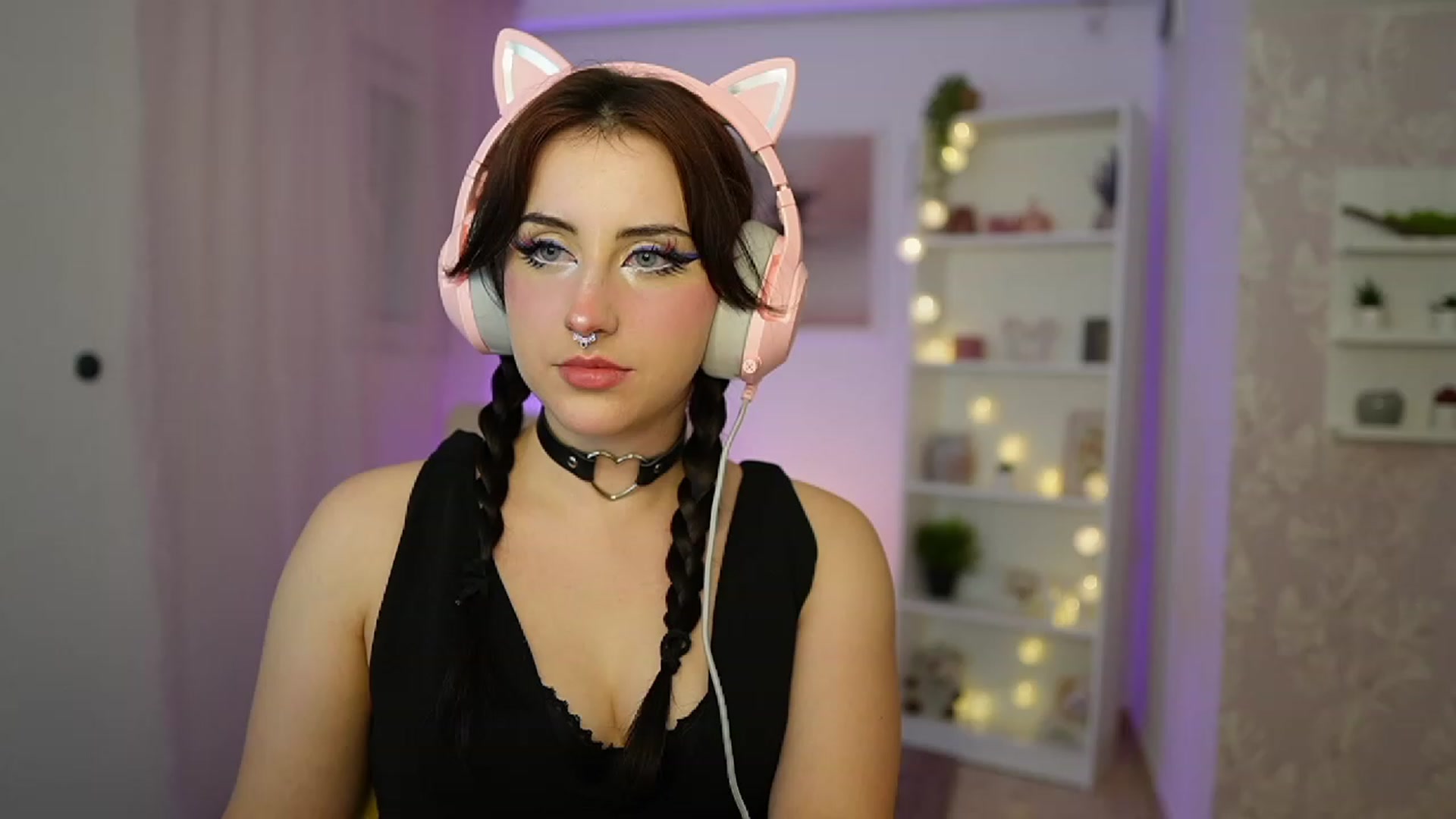Gallery image thumbnail from Cherry_Acid18's myfreecams stream on, 09/24/2023, 19:32 image 3 of 20