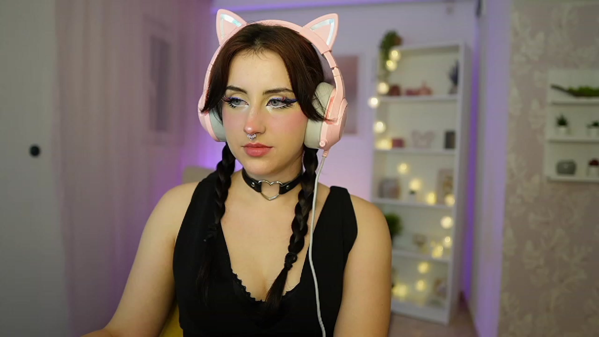 Gallery image thumbnail from Cherry_Acid18's myfreecams stream on, 09/24/2023, 19:32 image 17 of 20