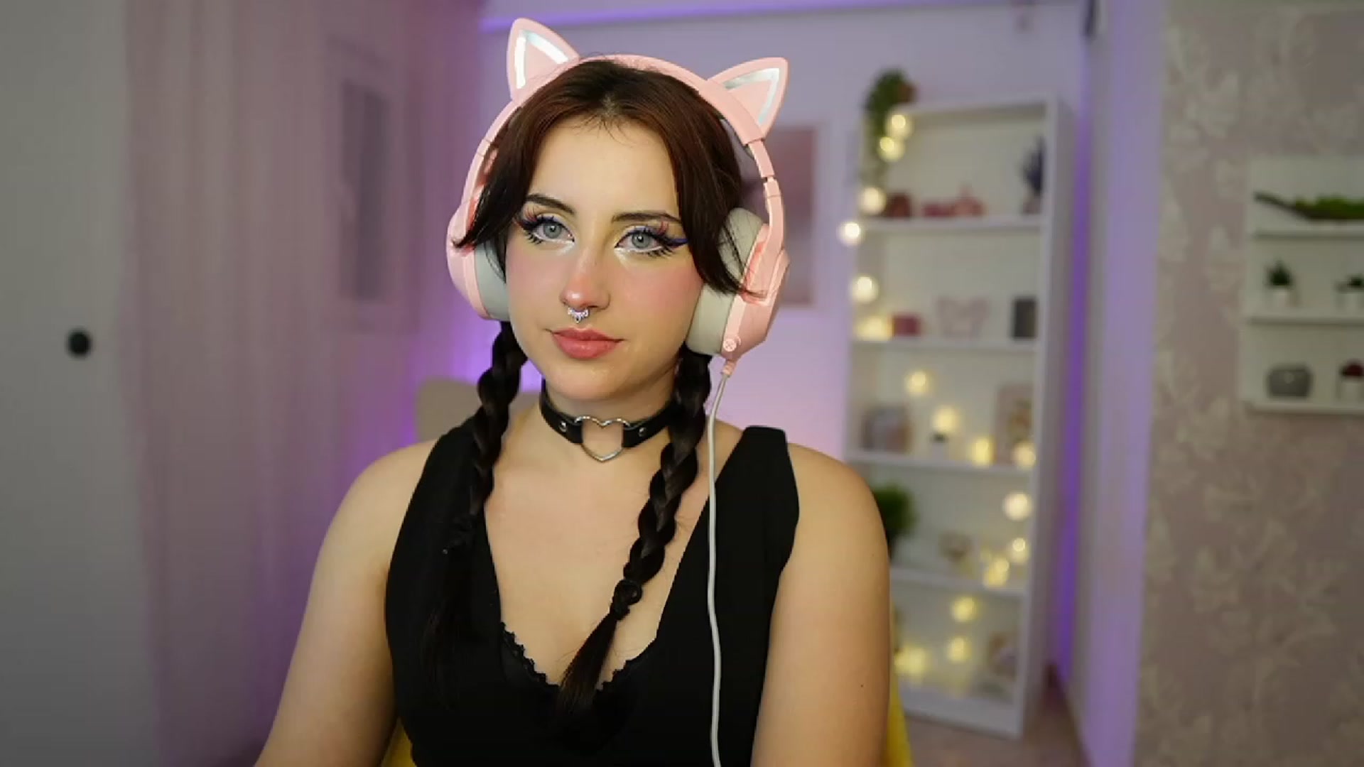 Gallery image thumbnail from Cherry_Acid18's myfreecams stream on, 09/24/2023, 19:32 image 11 of 20