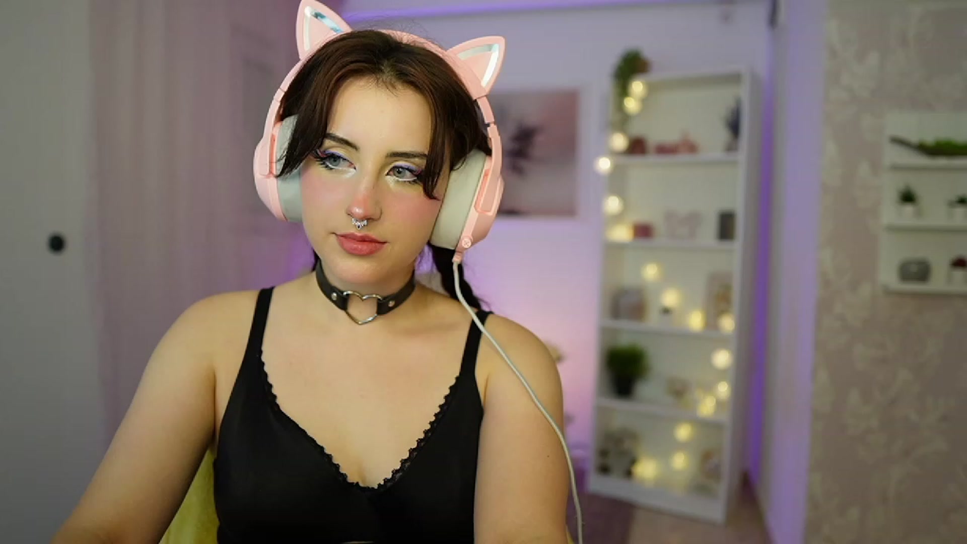 Gallery image thumbnail from Cherry_Acid18's myfreecams stream on, 09/24/2023, 20:59 image 5 of 20