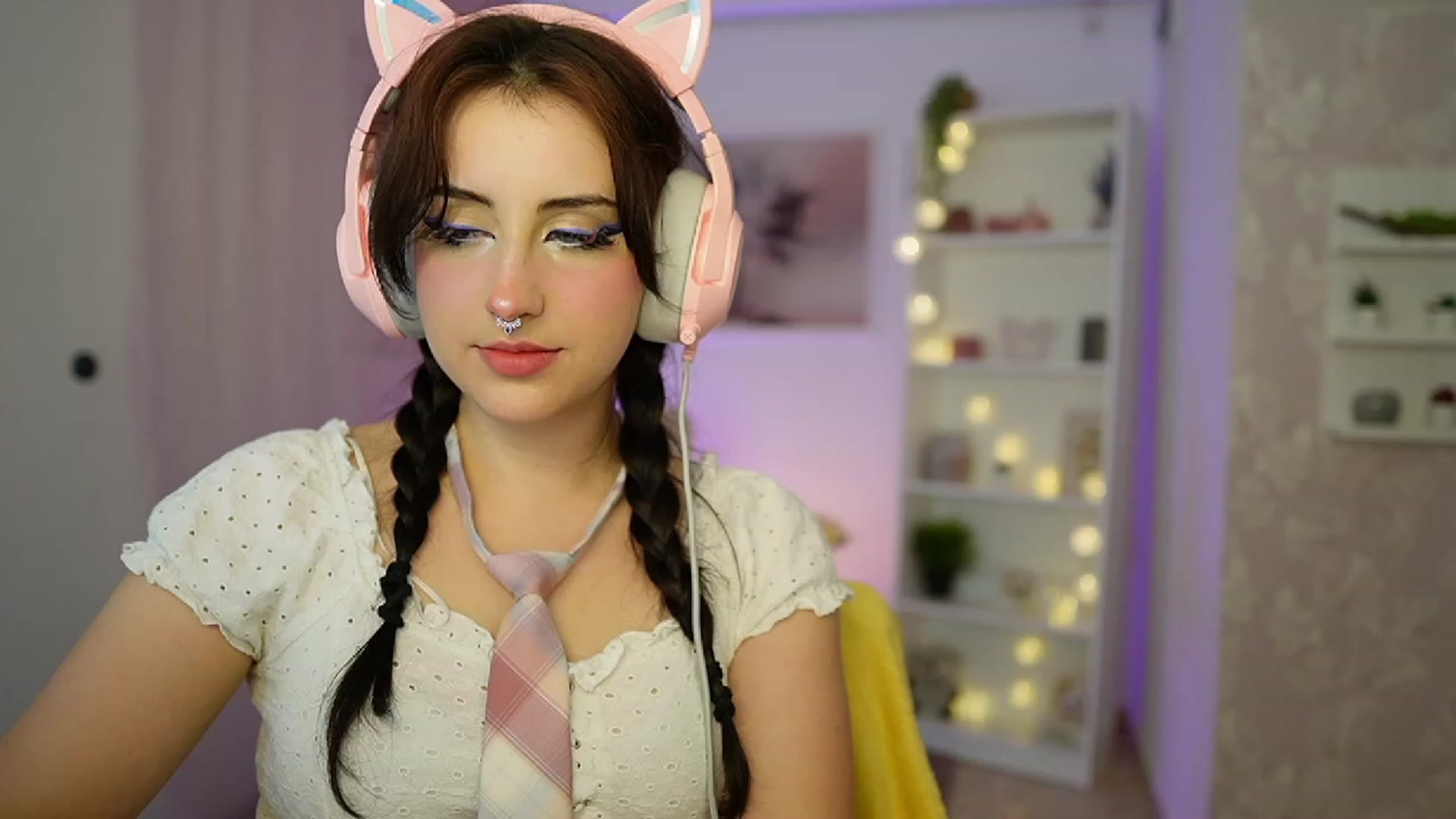 Gallery image thumbnail from Cherry_Acid18's myfreecams stream on, 09/24/2023, 20:59 image 13 of 20