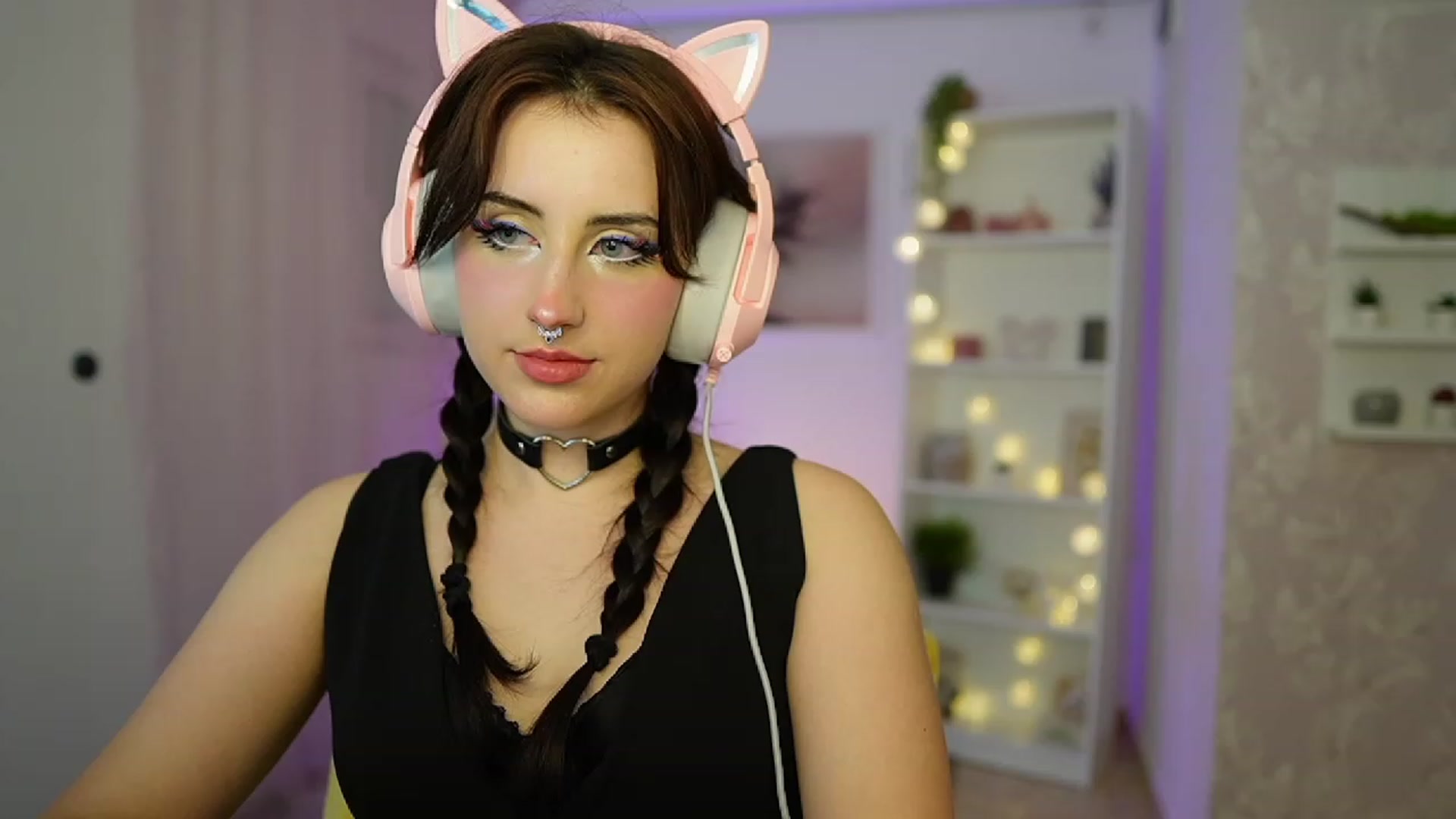 Gallery image thumbnail from Cherry_Acid18's myfreecams stream on, 09/24/2023, 20:59 image 4 of 20