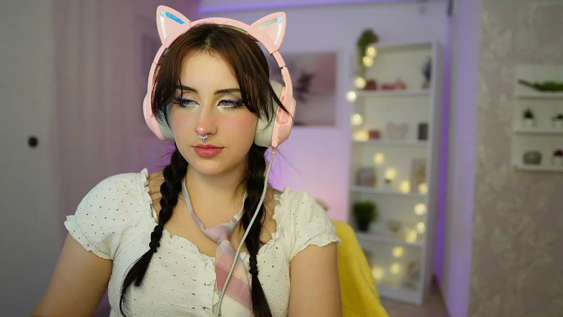 Gallery image thumbnail from Cherry_Acid18's myfreecams stream on, 09/24/2023, 21:28 image 2 of 20
