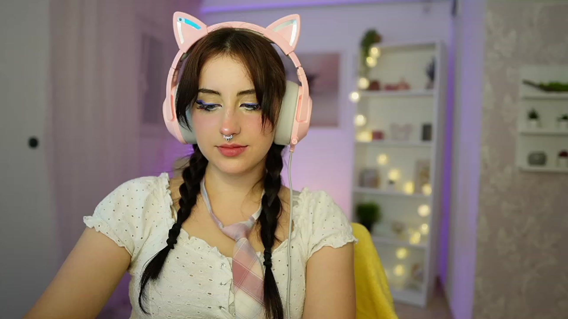 Gallery image thumbnail from Cherry_Acid18's myfreecams stream on, 09/24/2023, 21:28 image 7 of 20