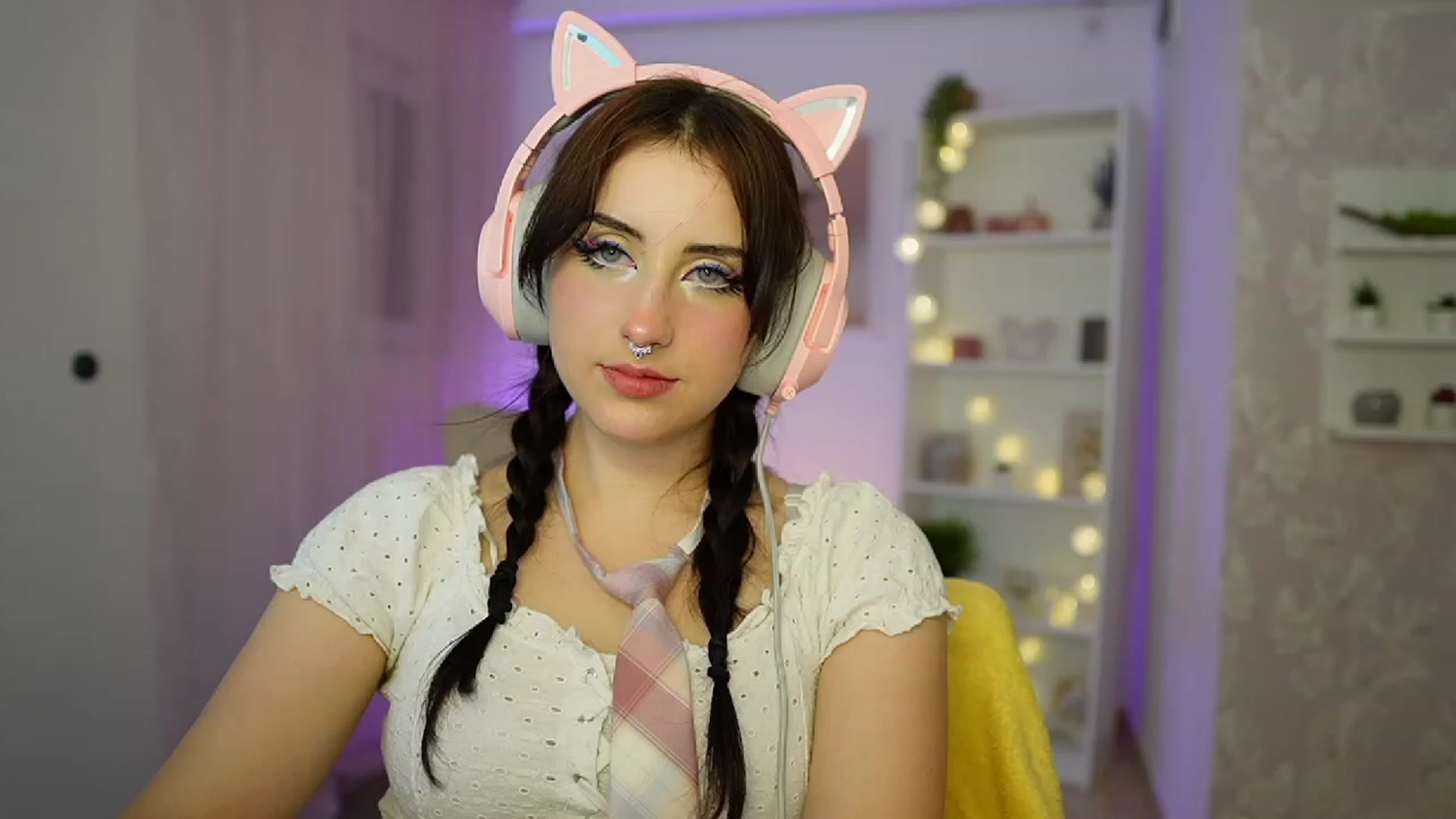 Gallery image thumbnail from Cherry_Acid18's myfreecams stream on, 09/24/2023, 21:28 image 9 of 20