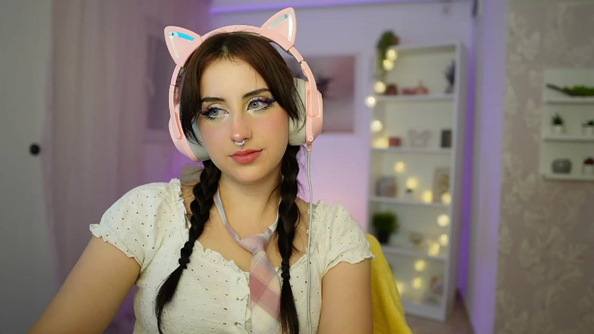 Gallery image thumbnail from Cherry_Acid18's myfreecams stream on, 09/24/2023, 21:28 image 8 of 20