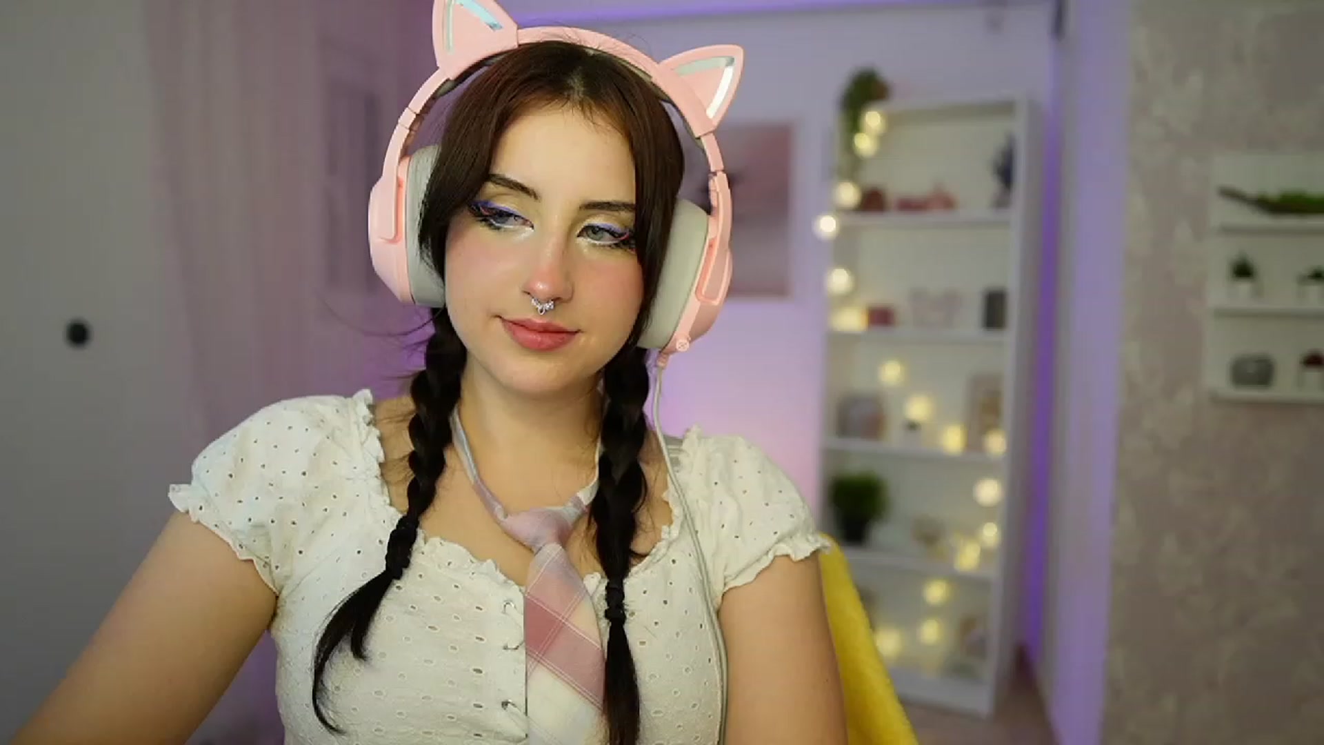 Gallery image thumbnail from Cherry_Acid18's myfreecams stream on, 09/24/2023, 21:28 image 15 of 20