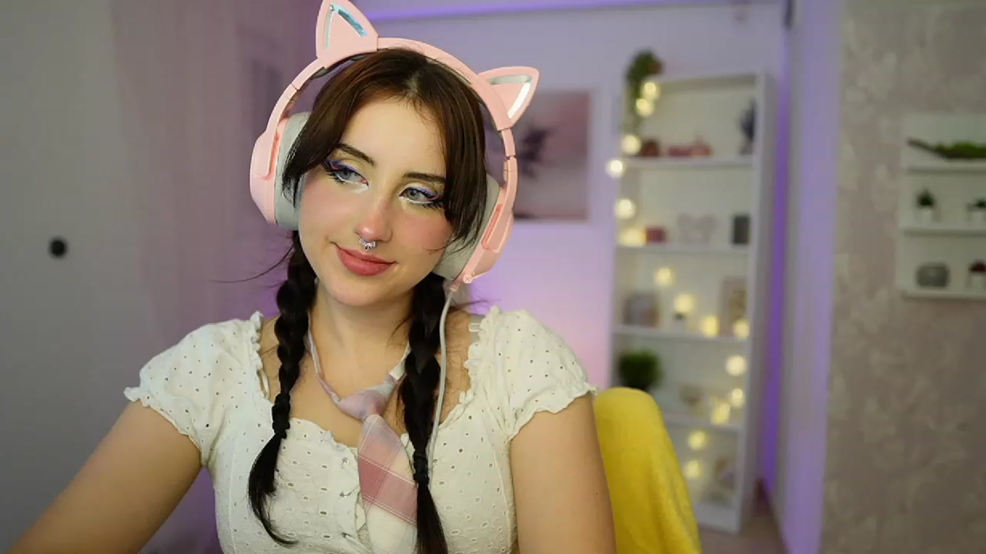 Gallery image thumbnail from Cherry_Acid18's myfreecams stream on, 09/24/2023, 21:28 image 5 of 20