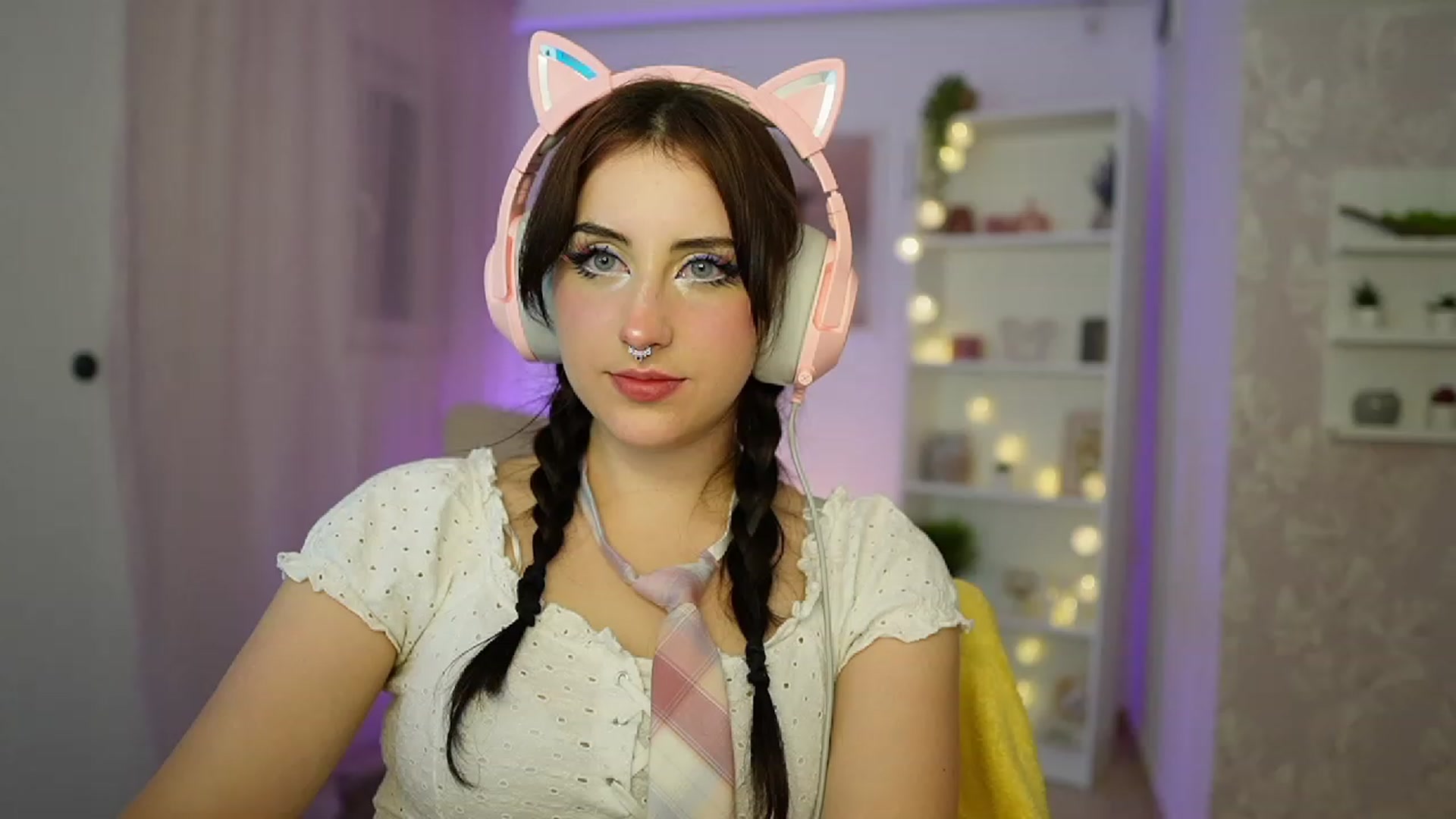 Gallery image thumbnail from Cherry_Acid18's myfreecams stream on, 09/24/2023, 21:28 image 13 of 20