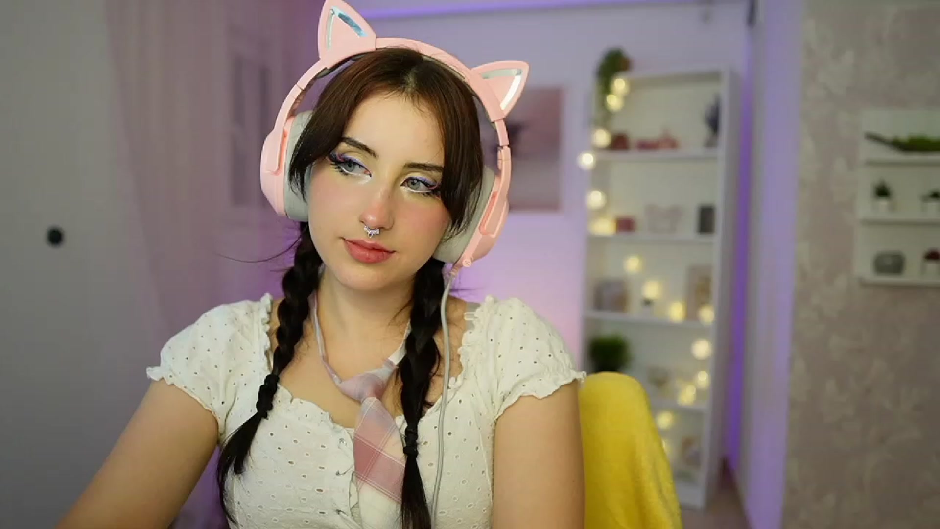 Gallery image thumbnail from Cherry_Acid18's myfreecams stream on, 09/24/2023, 21:28 image 6 of 20