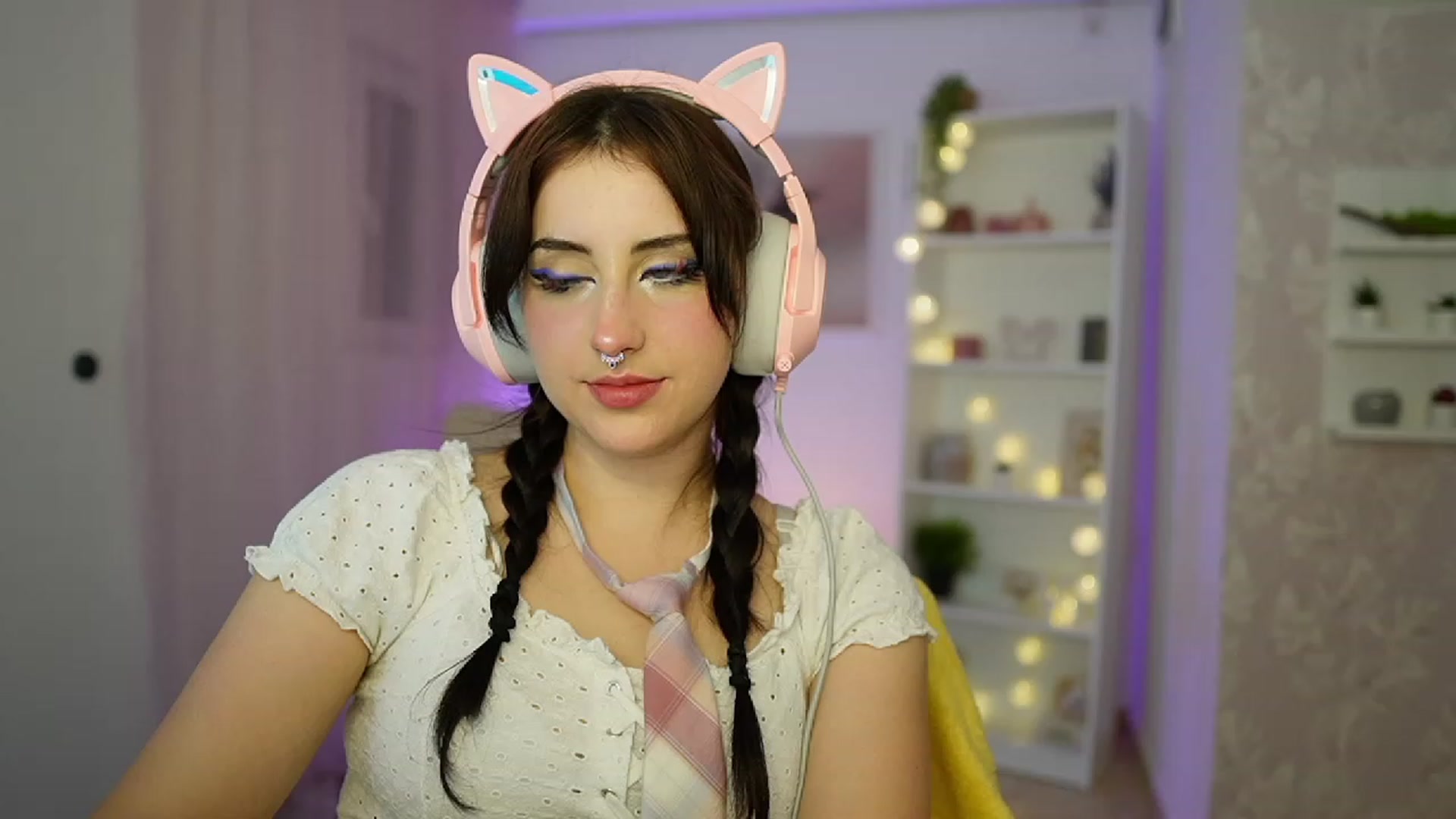 Gallery image thumbnail from Cherry_Acid18's myfreecams stream on, 09/24/2023, 21:28 image 12 of 20