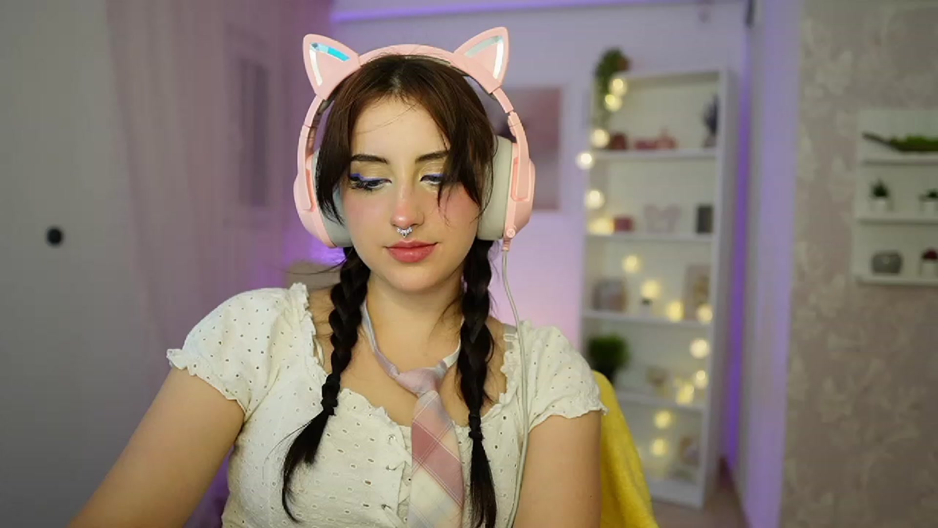 Gallery image thumbnail from Cherry_Acid18's myfreecams stream on, 09/24/2023, 21:28 image 10 of 20