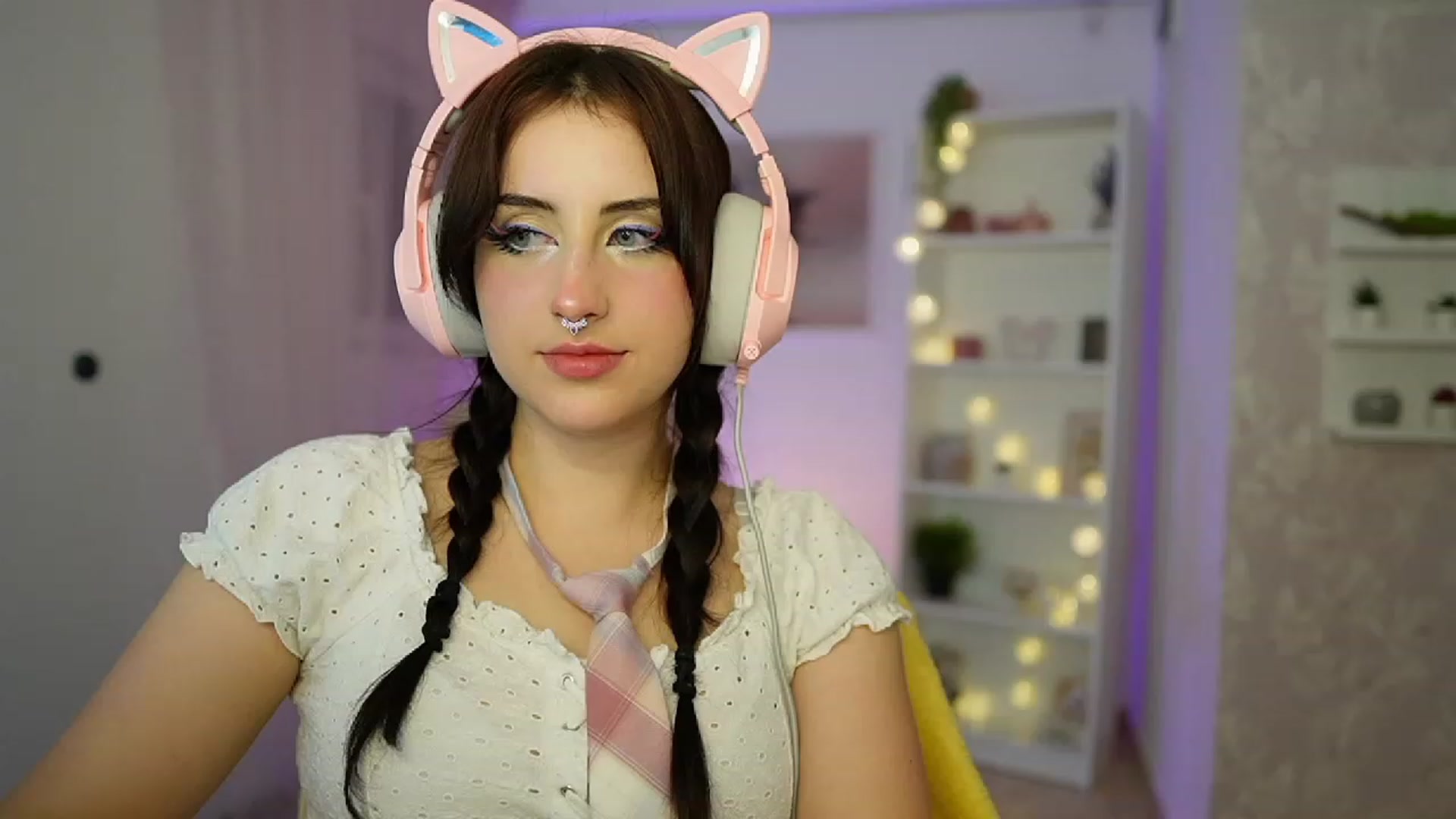 Gallery image thumbnail from Cherry_Acid18's myfreecams stream on, 09/24/2023, 21:28 image 16 of 20