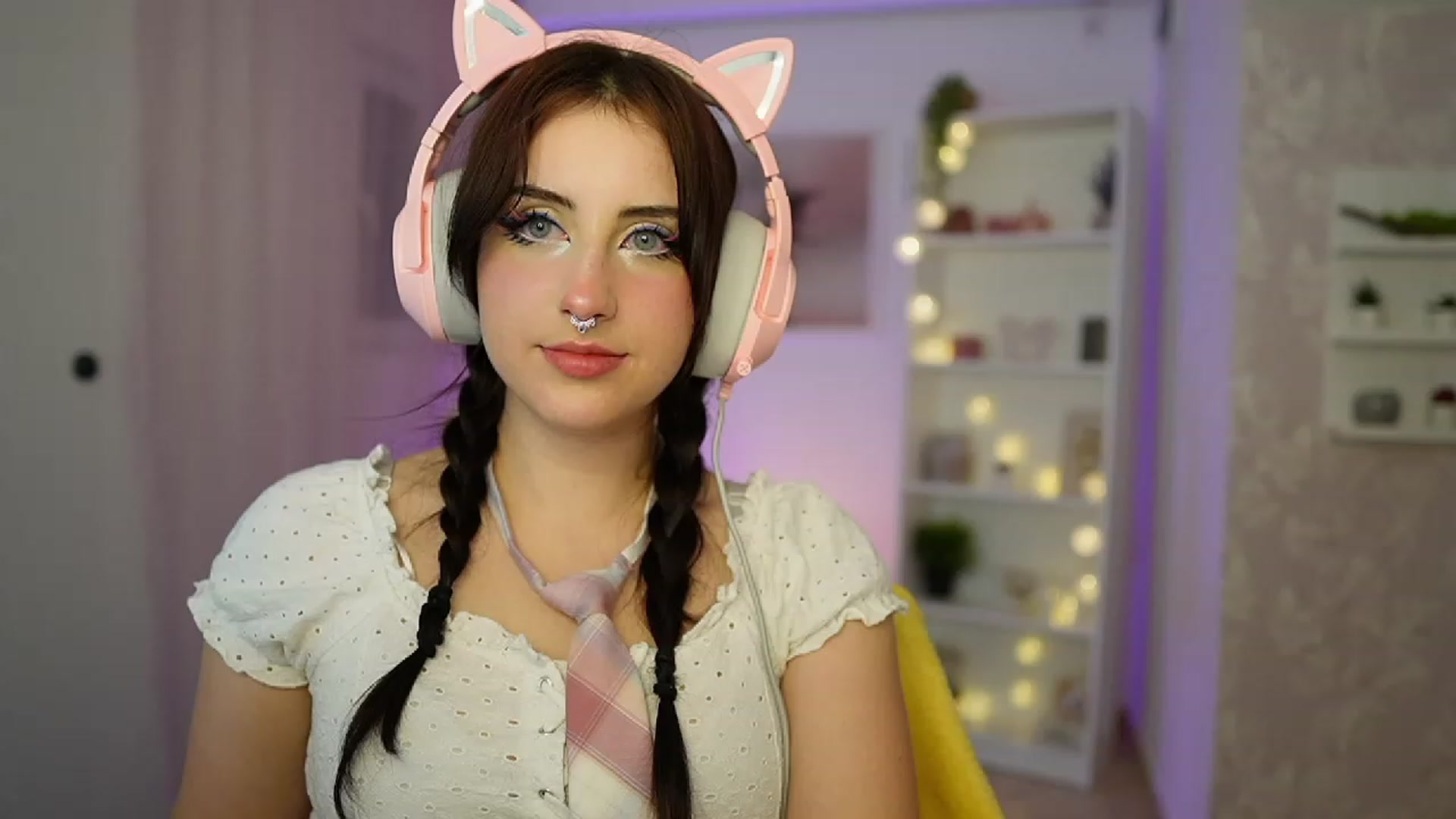 Gallery image thumbnail from Cherry_Acid18's myfreecams stream on, 09/24/2023, 21:28 image 17 of 20