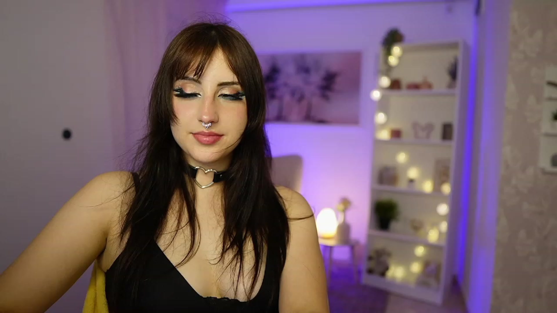 Gallery image thumbnail from Cherry_Acid18's myfreecams stream on, 09/27/2023, 21:39 image 17 of 20