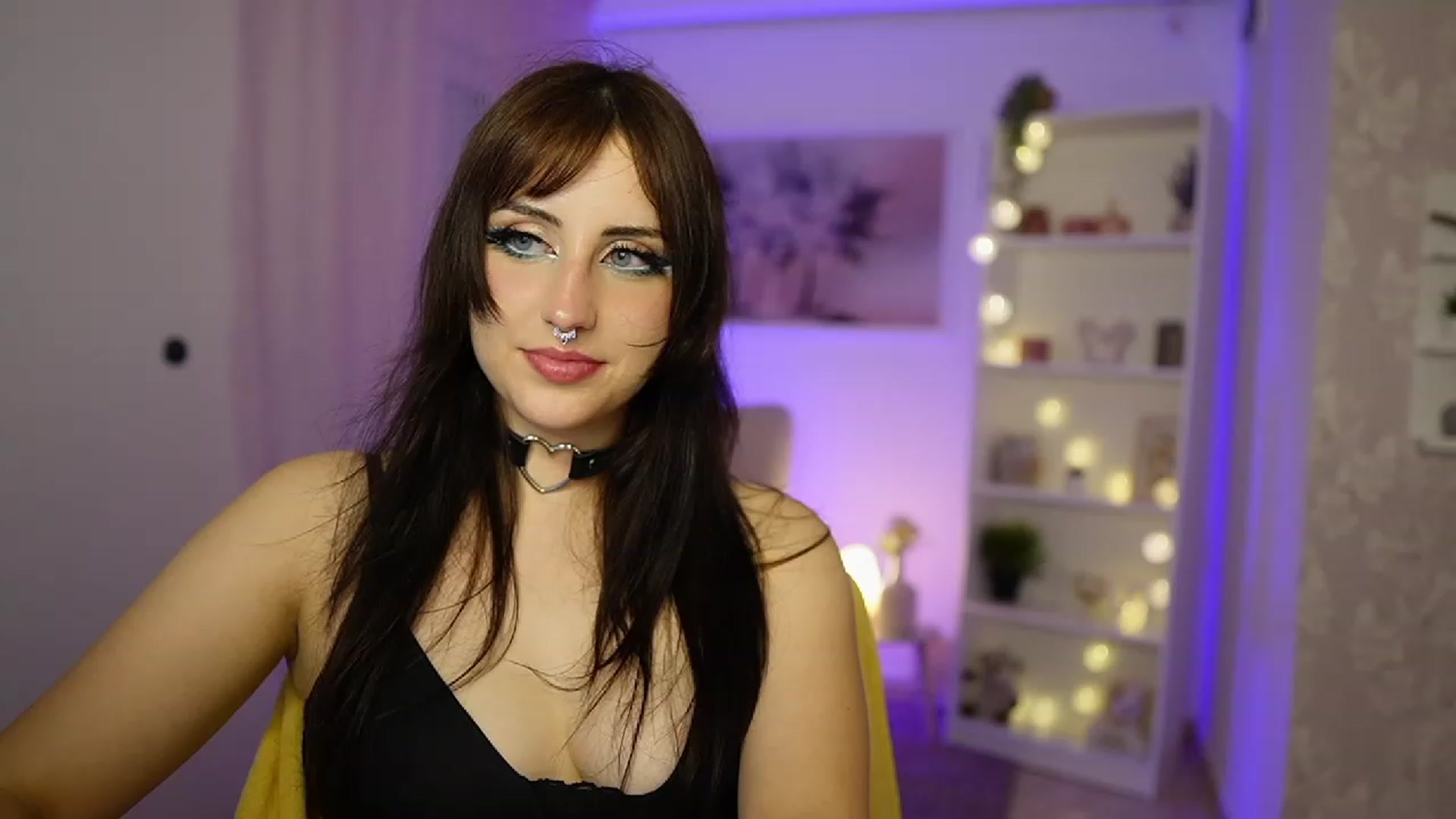 Gallery image thumbnail from Cherry_Acid18's myfreecams stream on, 09/27/2023, 21:39 image 16 of 20