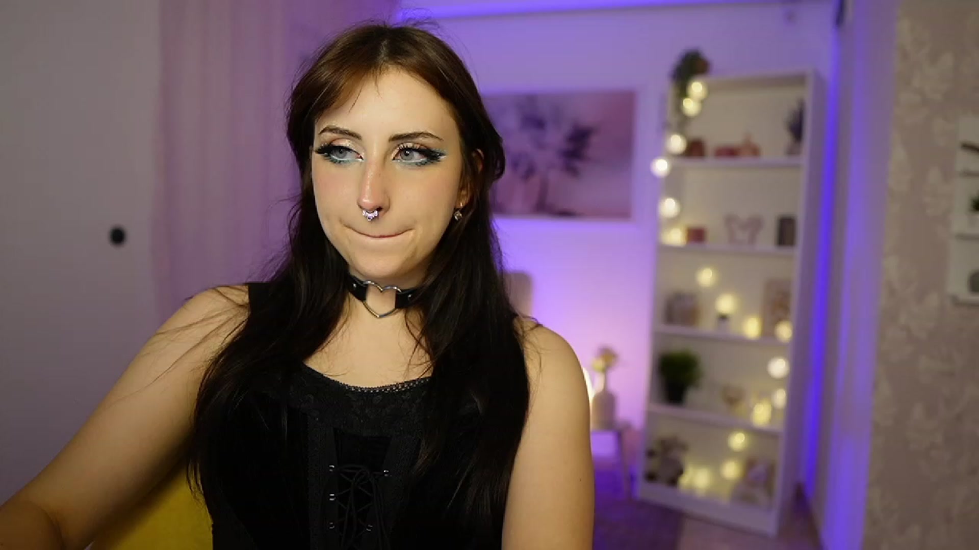 Gallery image thumbnail from Cherry_Acid18's myfreecams stream on, 09/27/2023, 23:05 image 12 of 20
