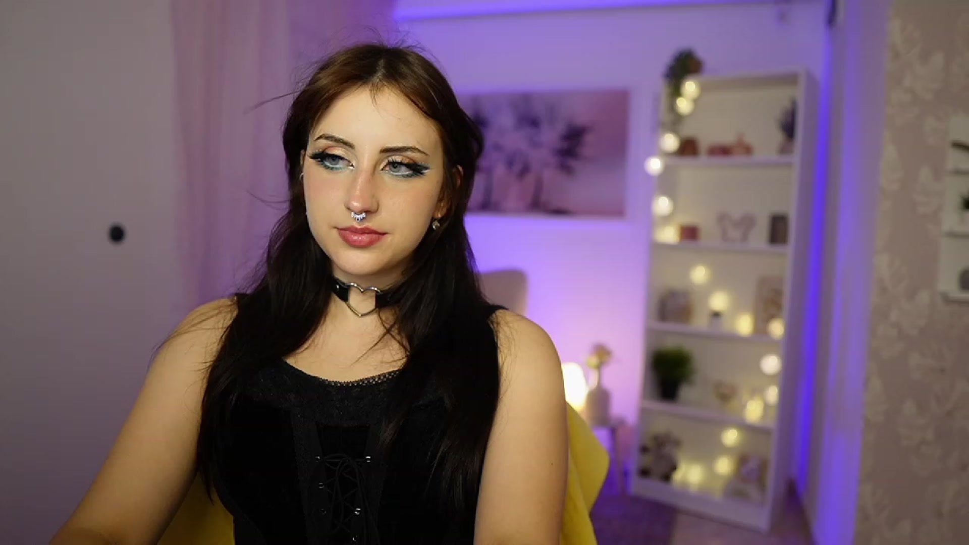 Gallery image thumbnail from Cherry_Acid18's myfreecams stream on, 09/27/2023, 23:05 image 15 of 20