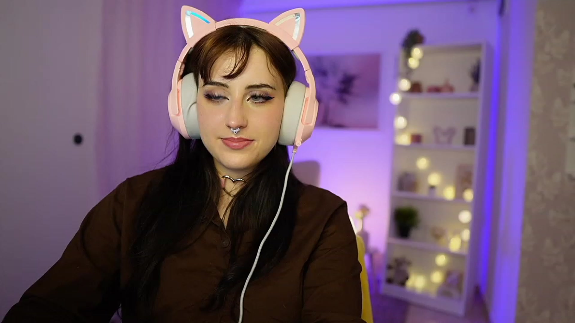 Gallery image thumbnail from Cherry_Acid18's myfreecams stream on, 09/28/2023, 20:02 image 10 of 20