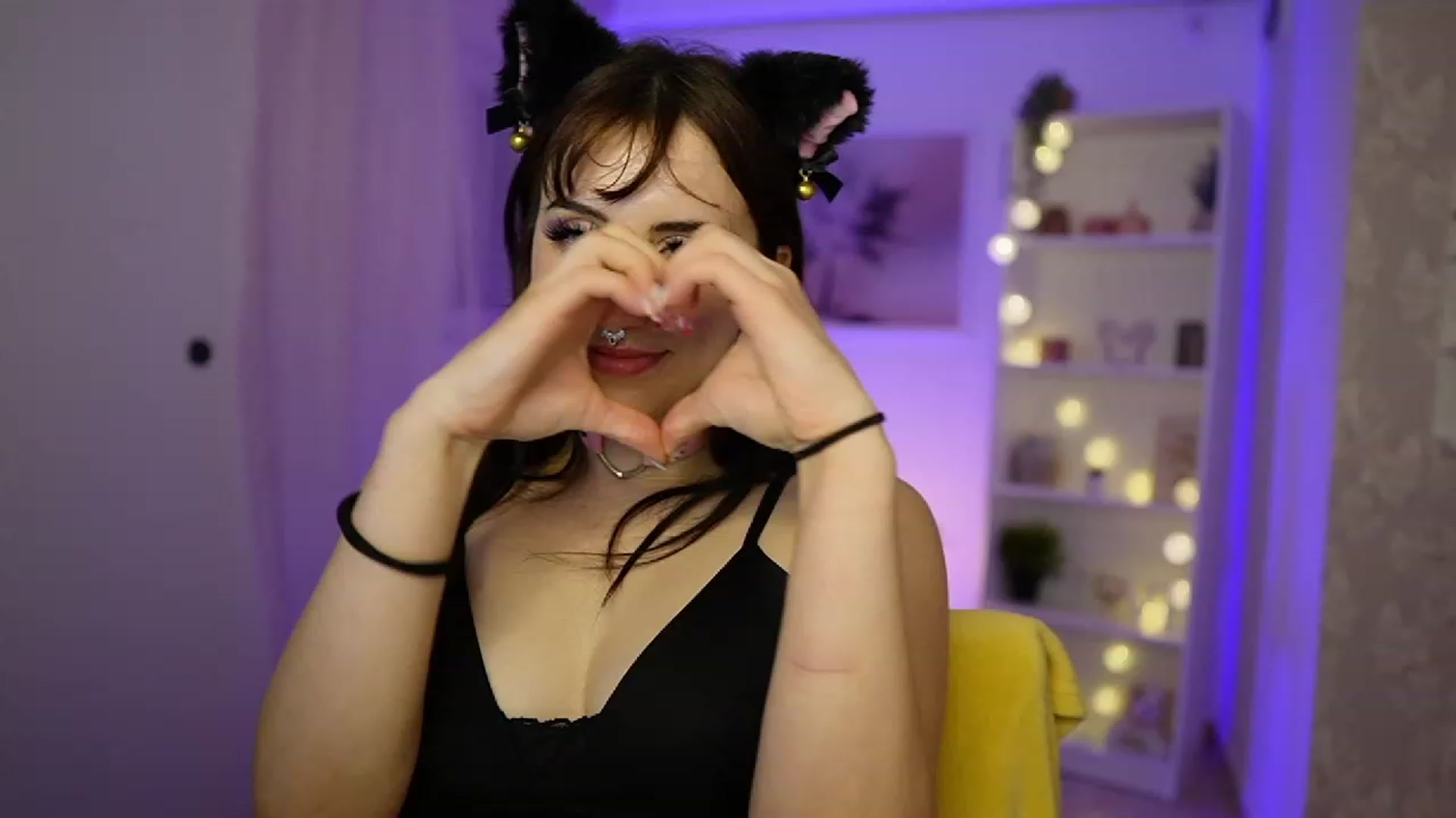 Gallery image thumbnail from Cherry_Acid18's myfreecams stream on, 09/28/2023, 23:25 image 9 of 20