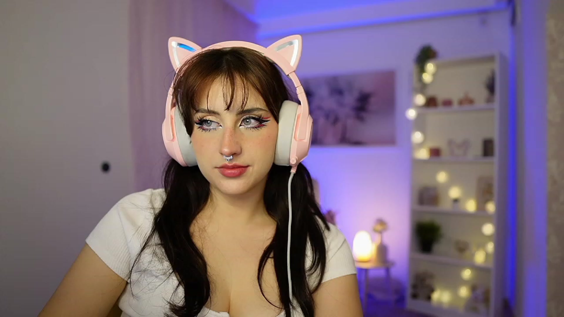 Gallery image thumbnail from Cherry_Acid18's myfreecams stream on, 10/08/2023, 21:54 image 2 of 20
