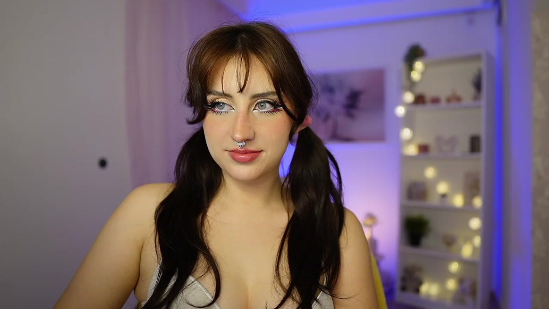 Gallery image thumbnail from Cherry_Acid18's myfreecams stream on, 10/08/2023, 21:54 image 9 of 20