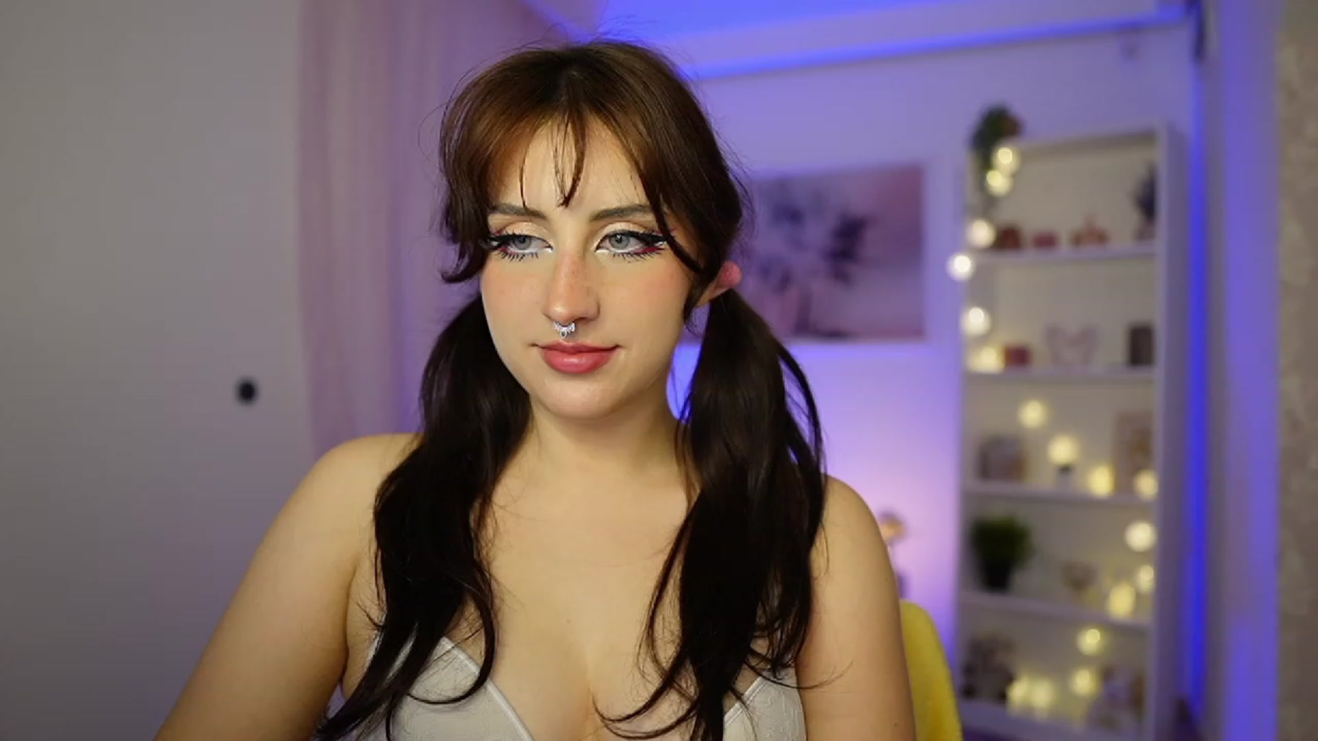 Gallery image thumbnail from Cherry_Acid18's myfreecams stream on, 10/08/2023, 21:54 image 8 of 20