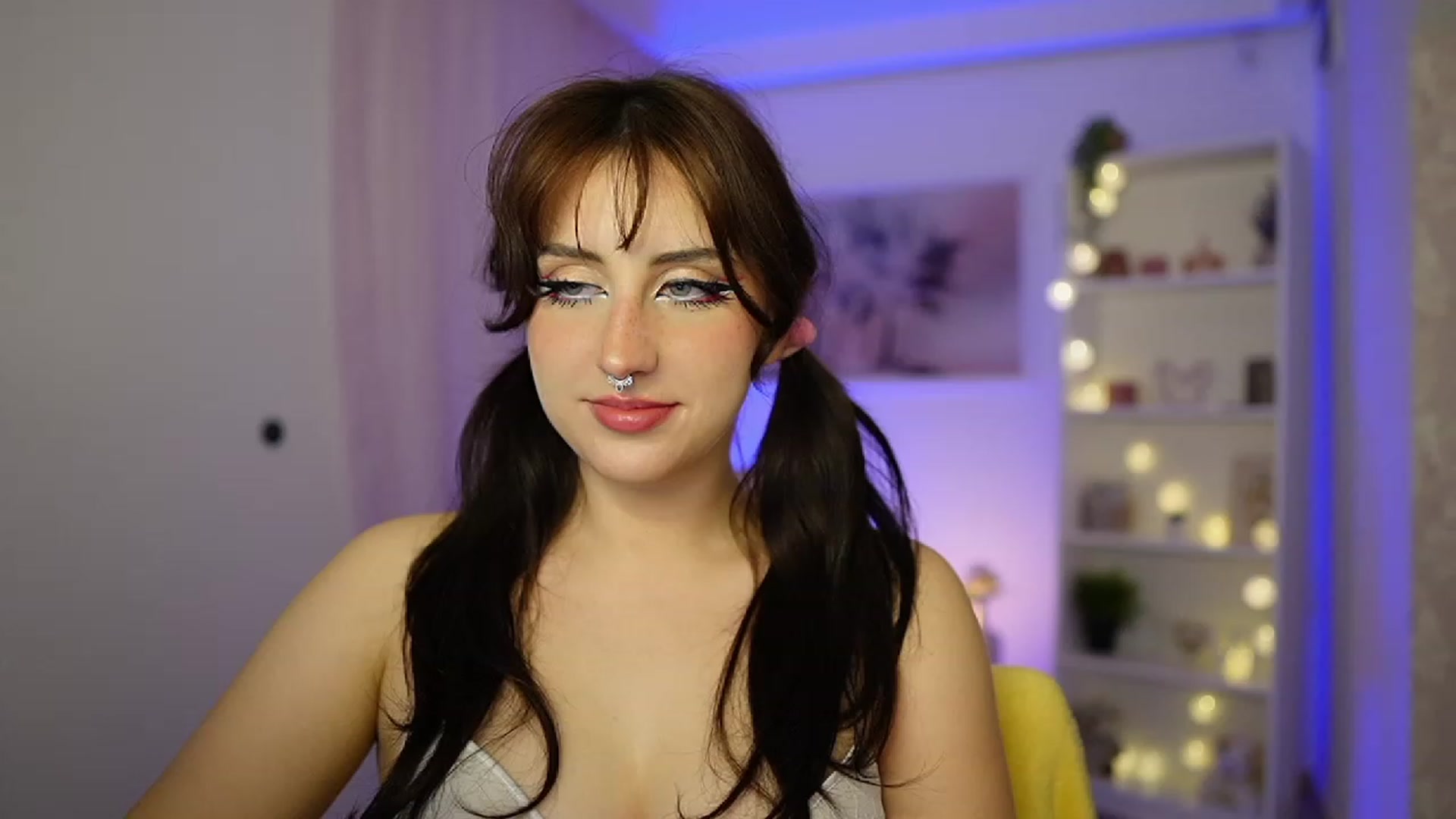 Gallery image thumbnail from Cherry_Acid18's myfreecams stream on, 10/08/2023, 21:54 image 10 of 20