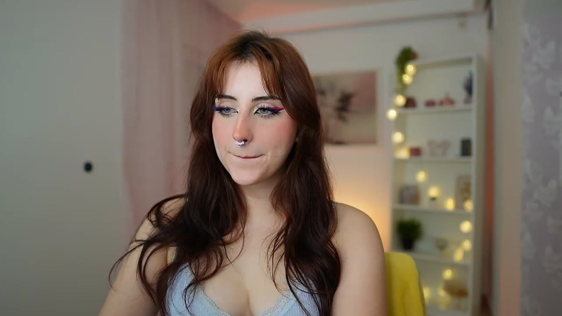 Gallery image thumbnail from Cherry_Acid18's myfreecams stream on, 10/16/2023, 18:54 image 13 of 20