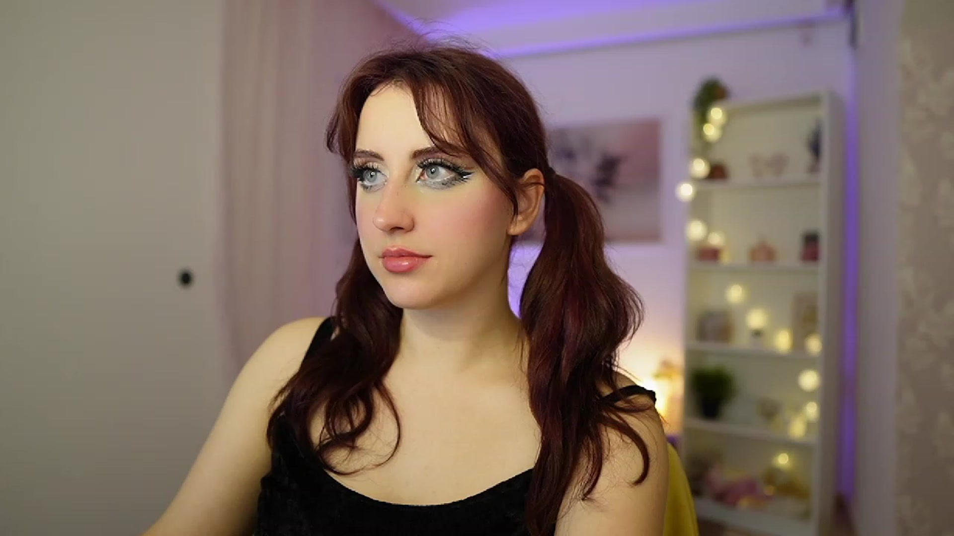 Gallery image thumbnail from Cherry_Acid18's myfreecams stream on, 11/07/2023, 20:36 image 6 of 20
