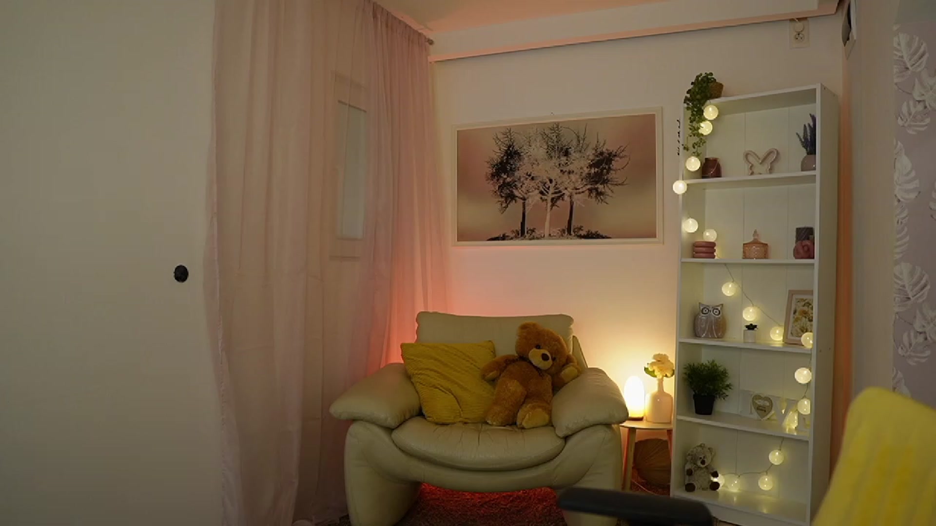 Gallery image thumbnail from Cherry_Acid18's myfreecams stream on, 11/10/2023, 24:48 image 12 of 20