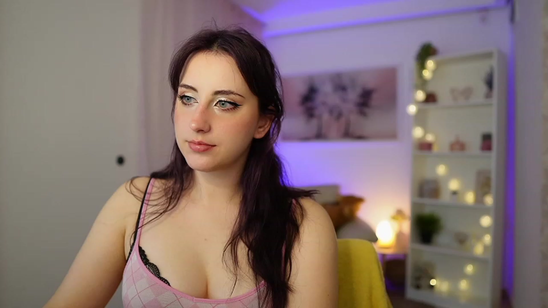 Gallery image thumbnail from Cherry_Acid18's myfreecams stream on, 11/12/2023, 22:21 image 18 of 20